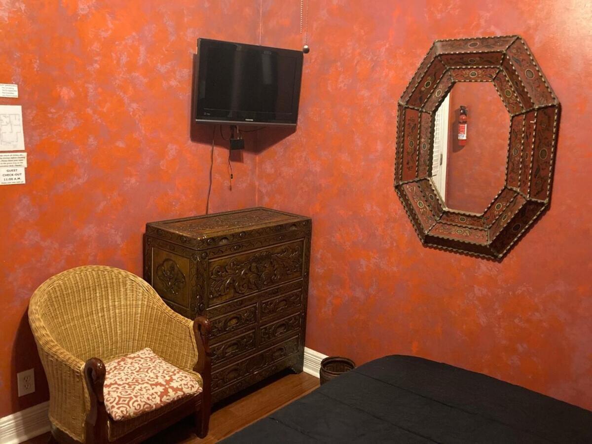 Standard Double Room - Photo 9