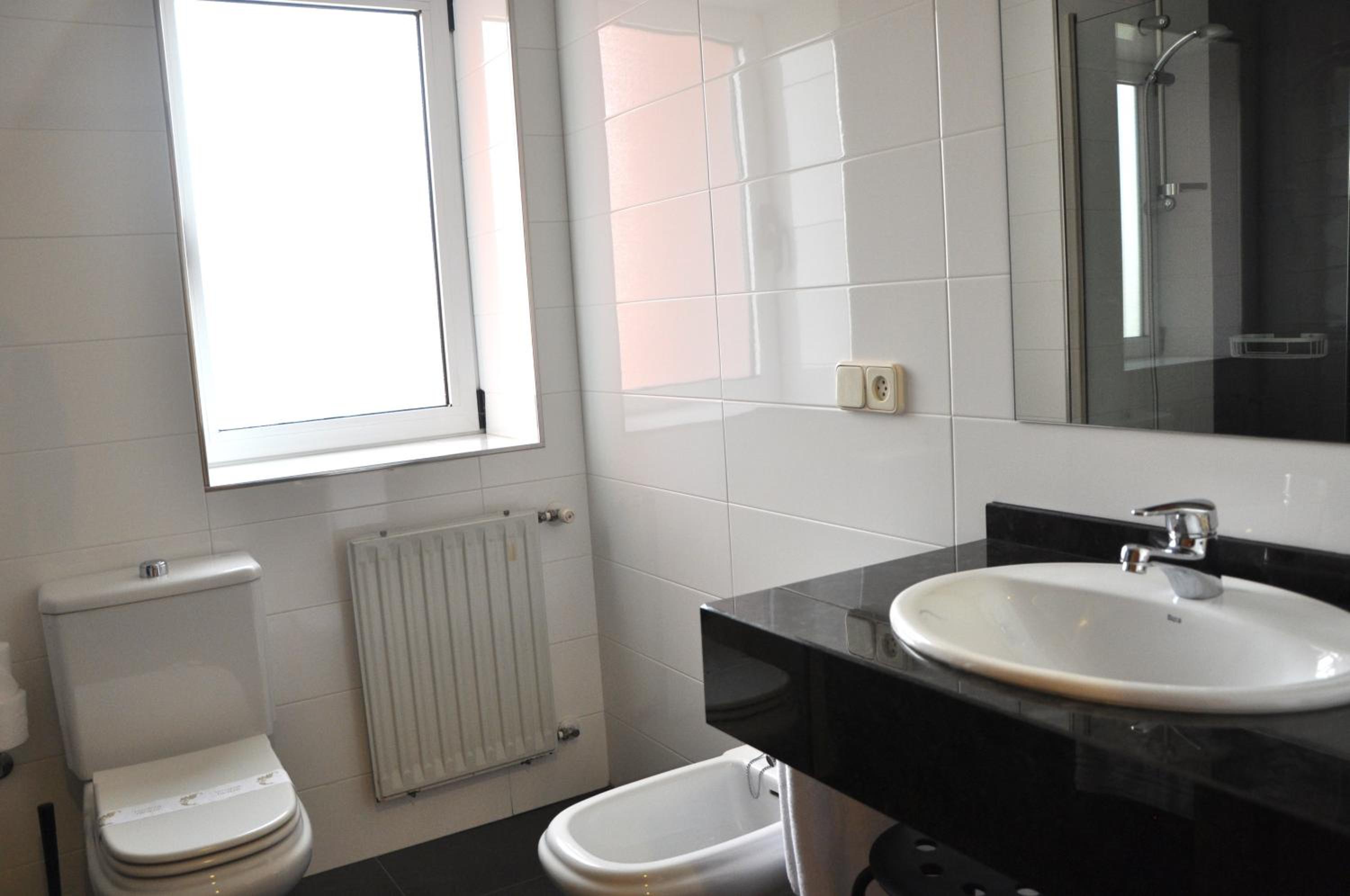 Double or Twin Room - Photo 2