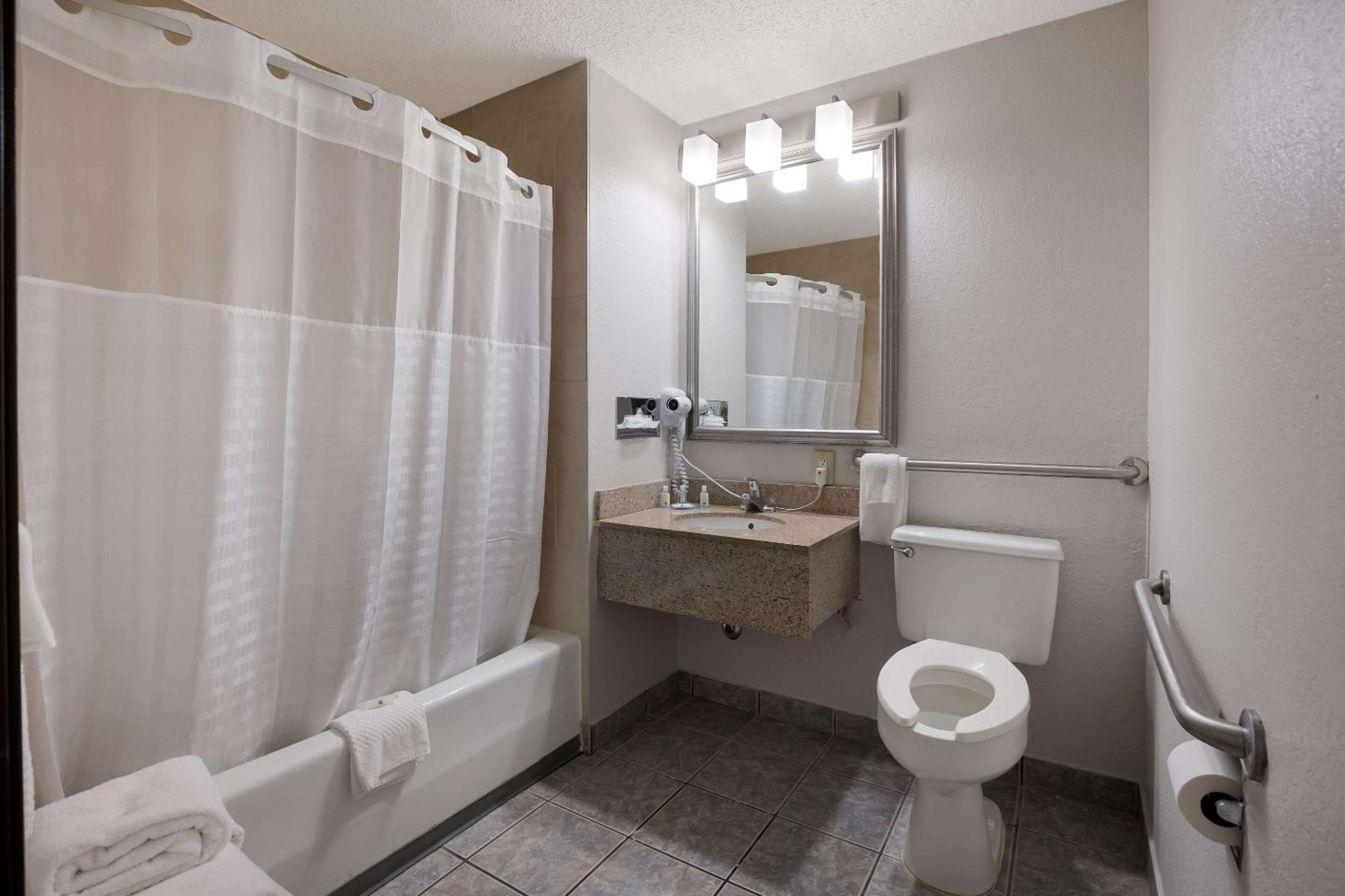 Quality Inn Hall of Fame, Photo 4