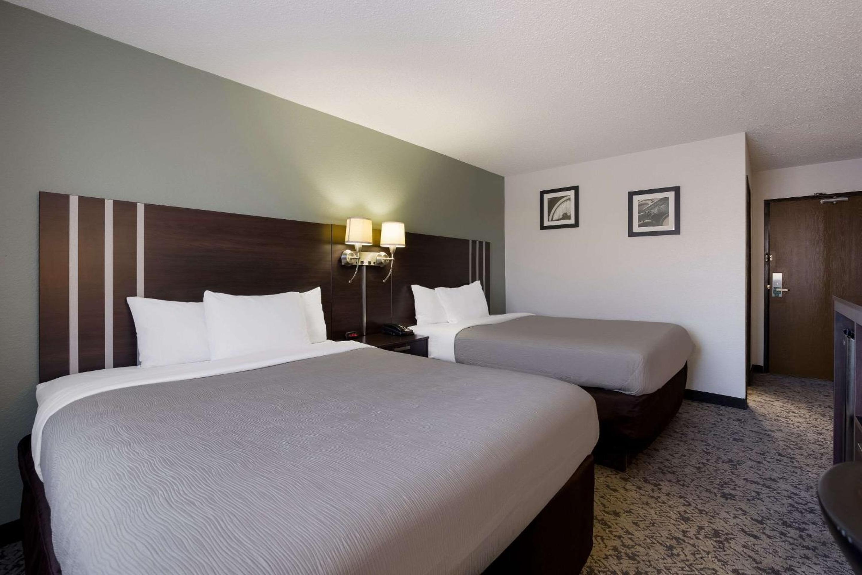 Queen Room with Two Queen Beds - Non-Smoking