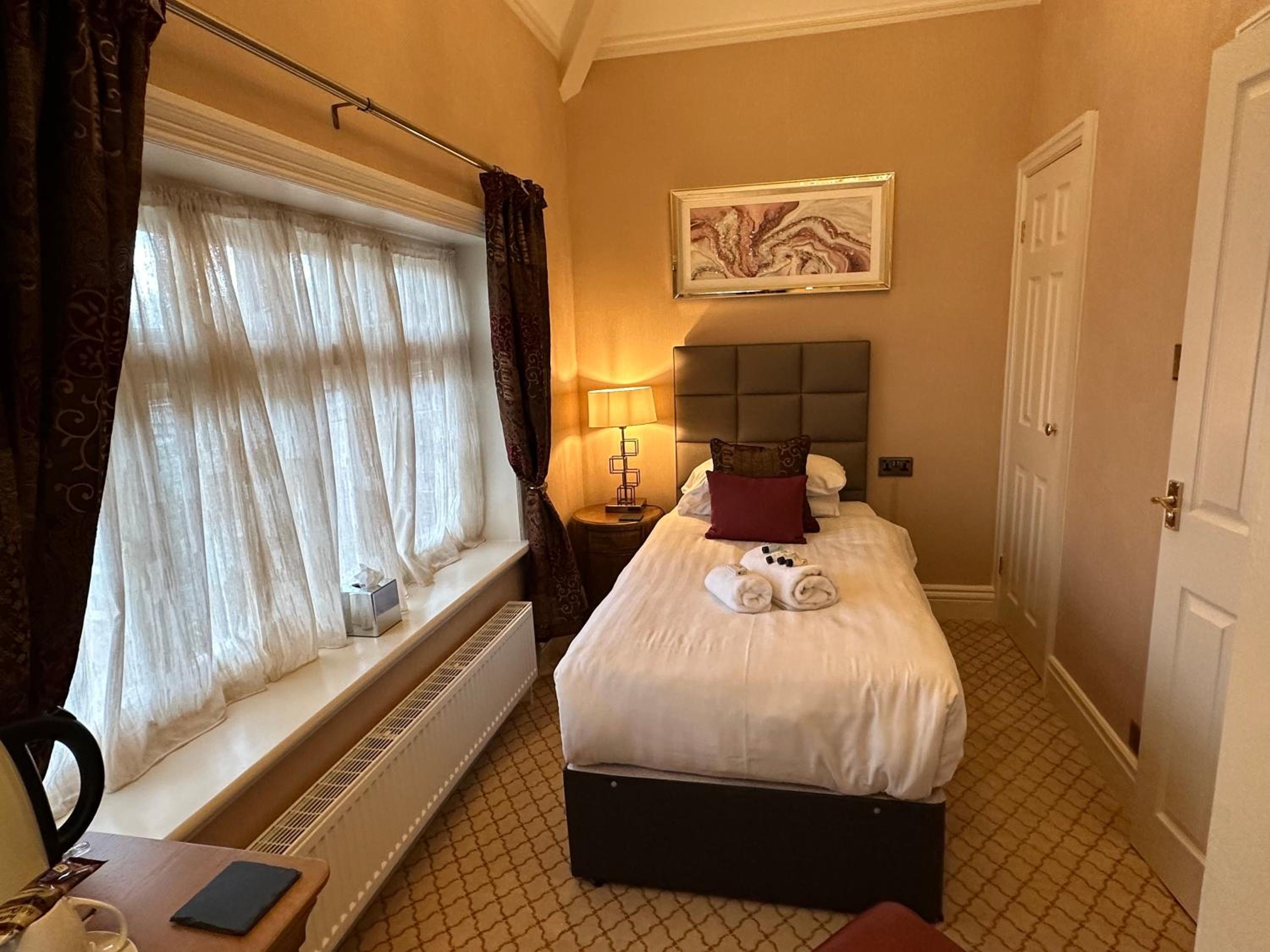 Single Room photo 2