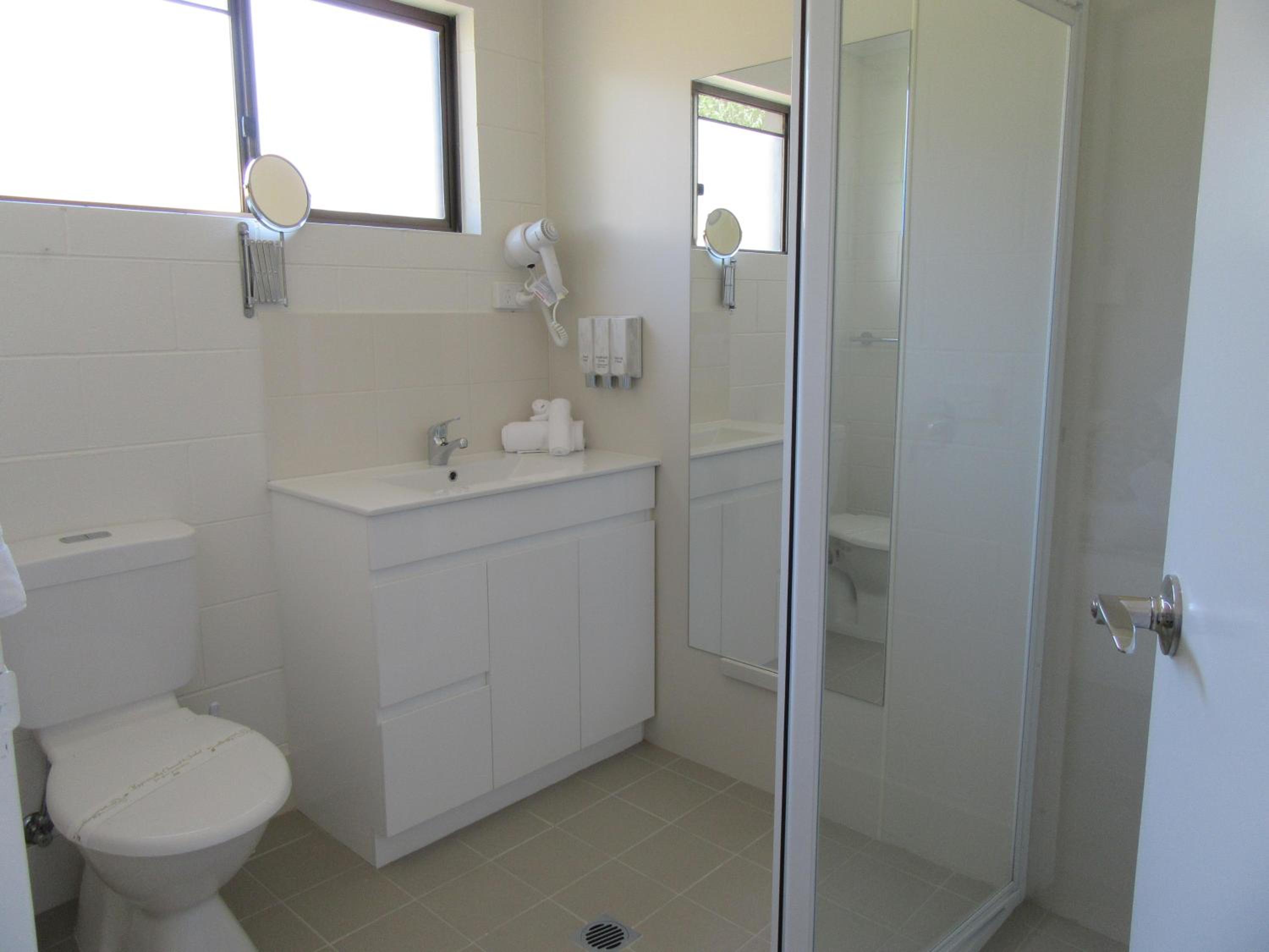 Holiday Family Unit (1BR) – 4B photo 3