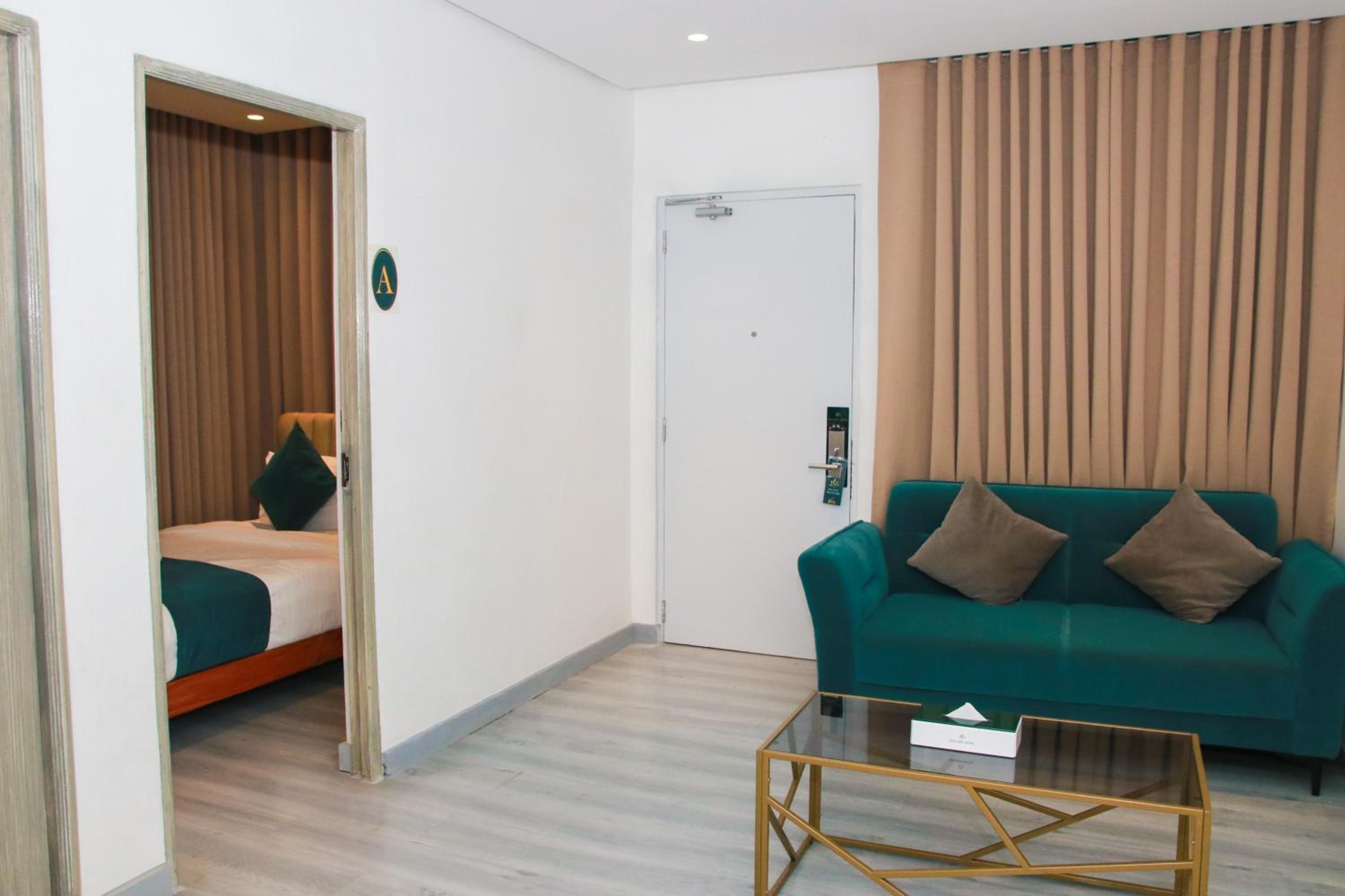 Double Room with Shared Bathroom photo 3