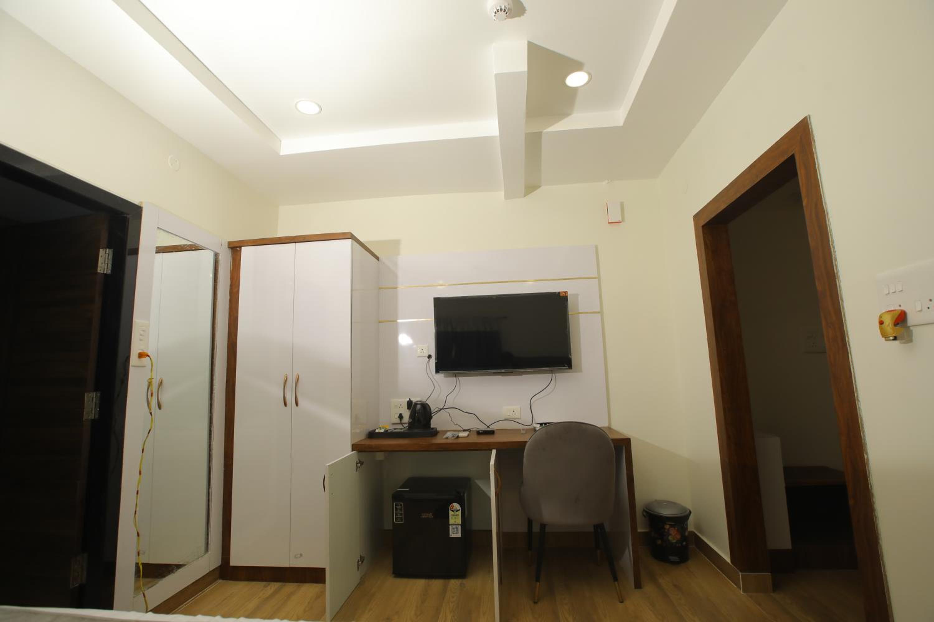 Suite with Hot Tub photo 1