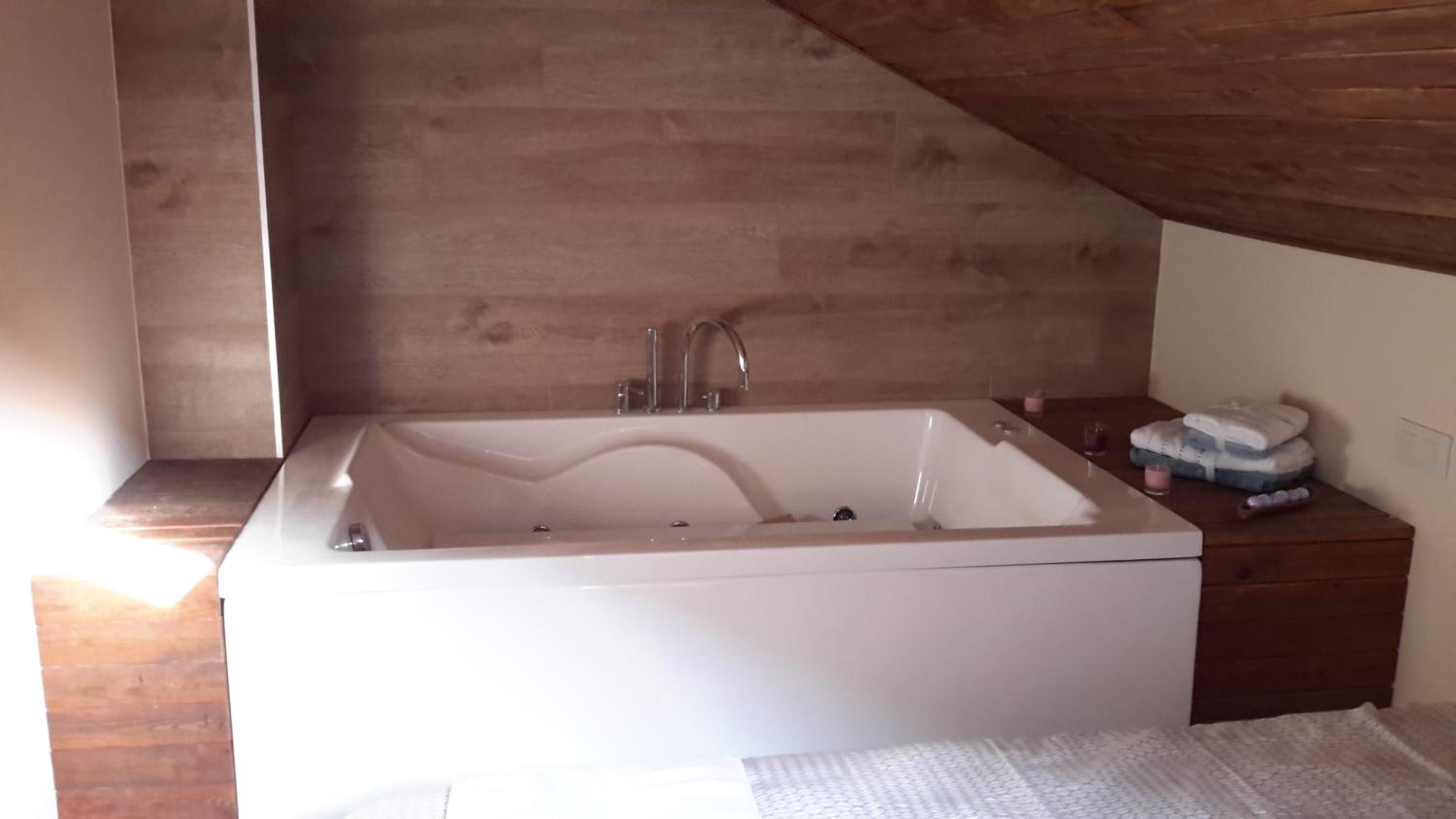 One-Bedroom Apartment with Spa Bath photo 3