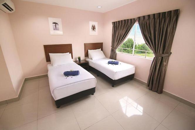 Superior Twin Room with Garden View photo 3