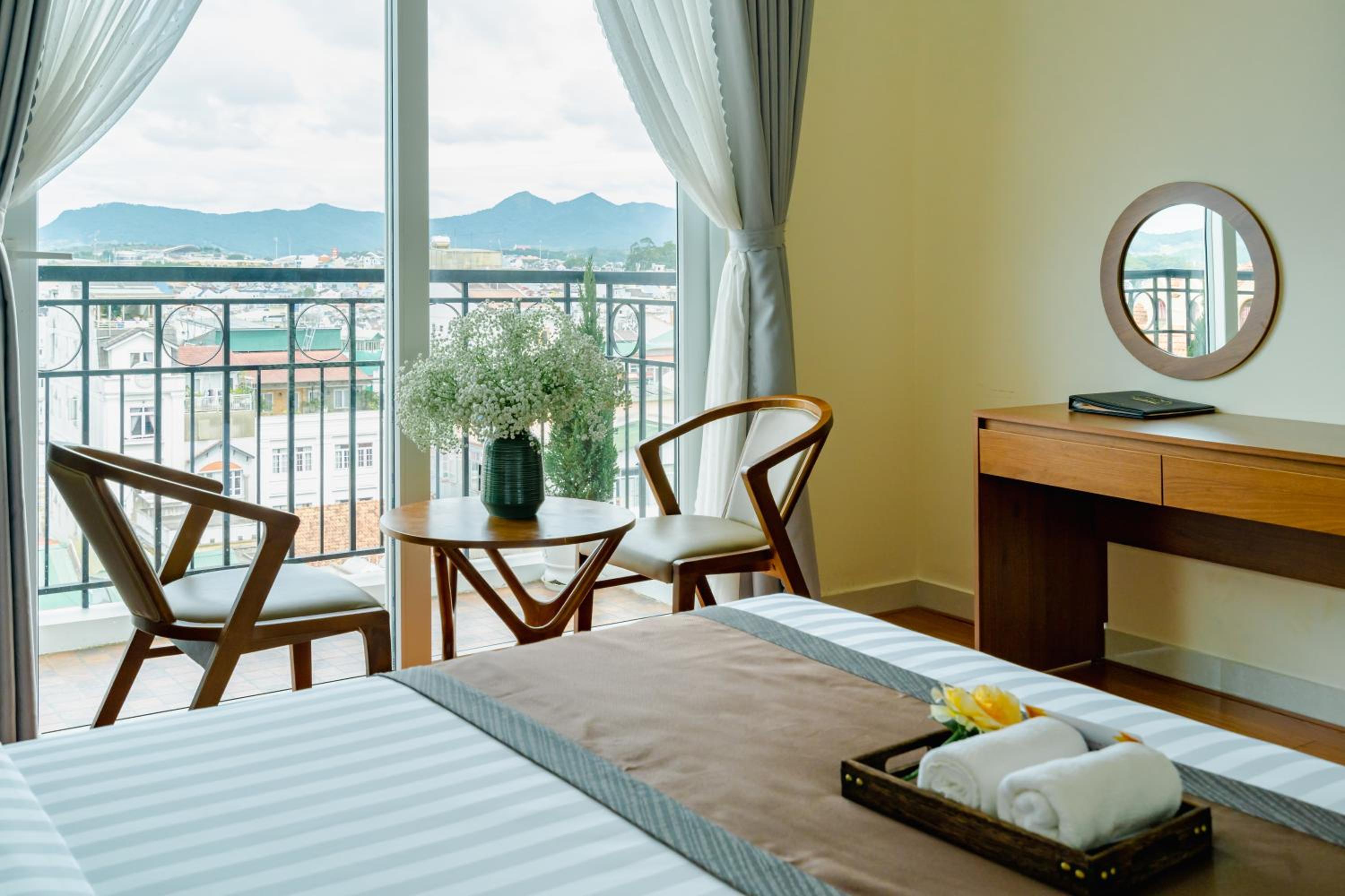 Superior King Room - Photo 35