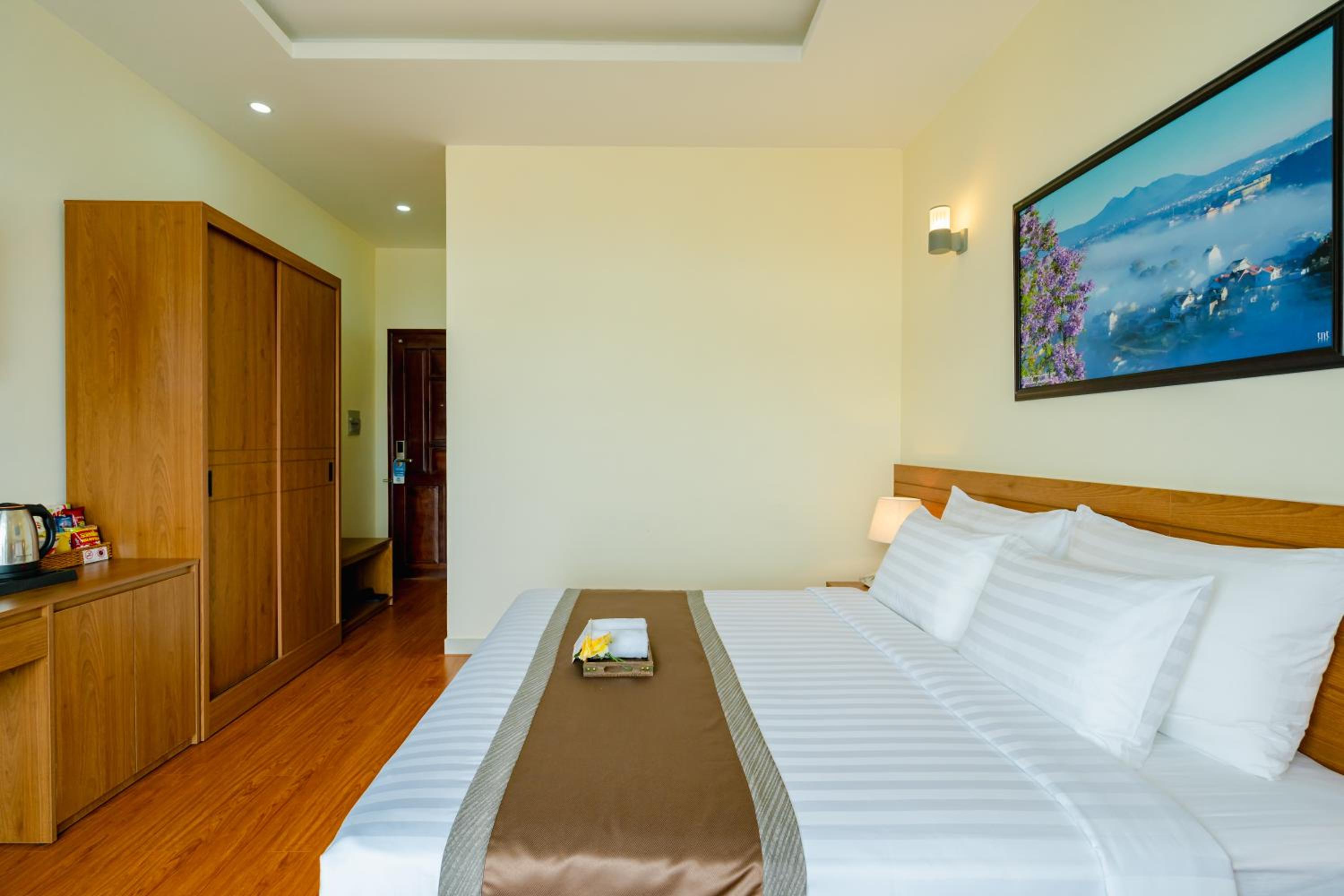 Superior King Room - Photo 7
