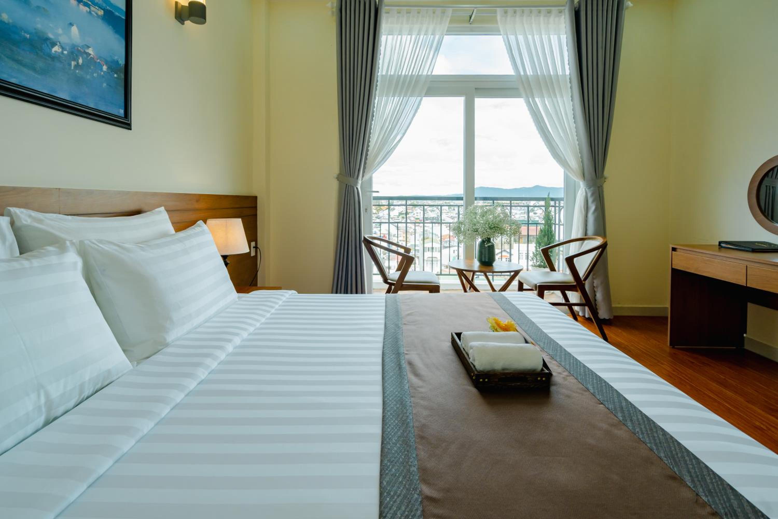 Superior King Room - Photo 19