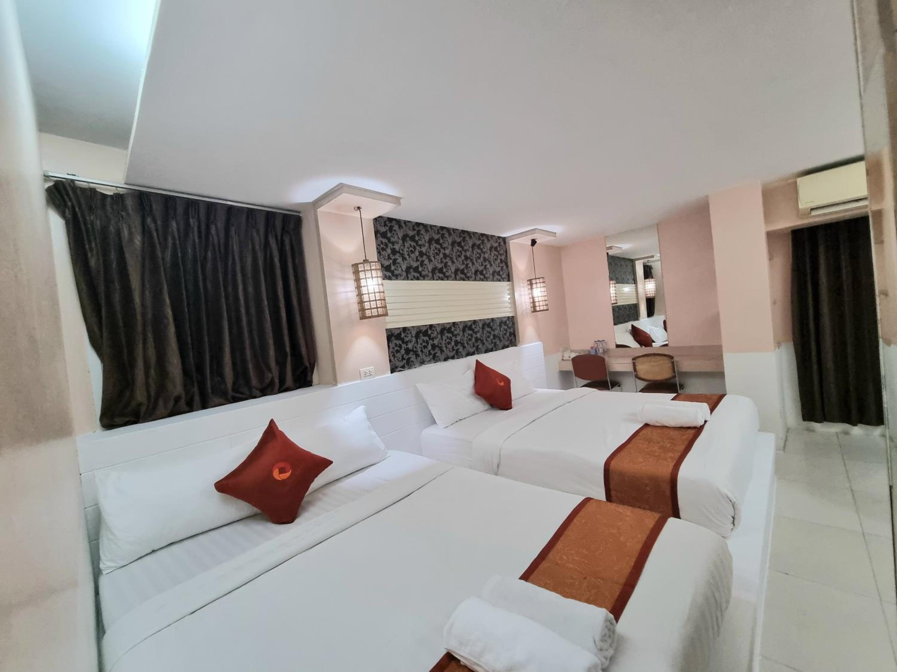 Deluxe Family Room photo 3