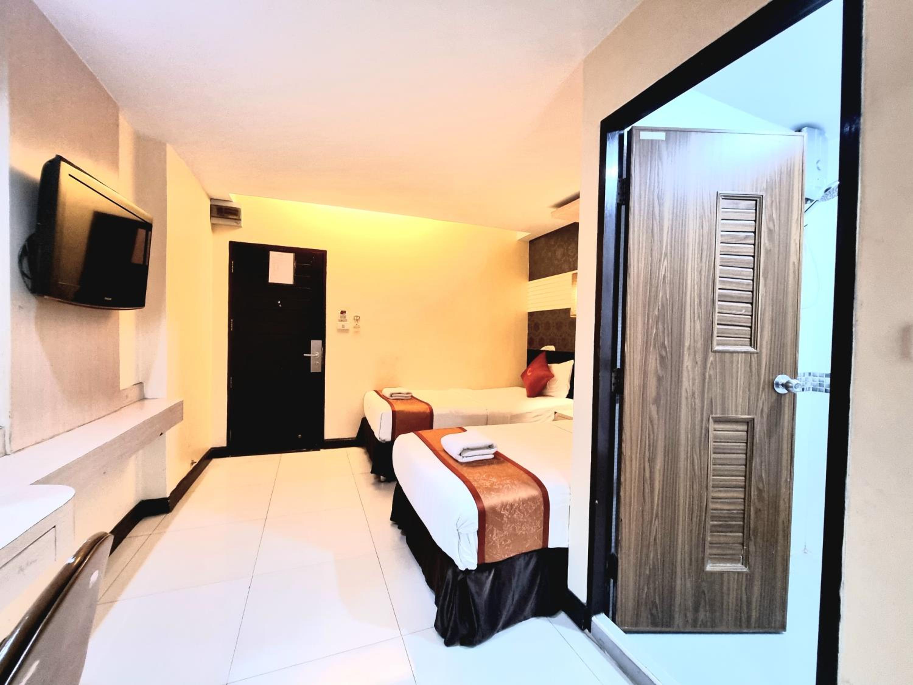 Deluxe Twin Room photo 2