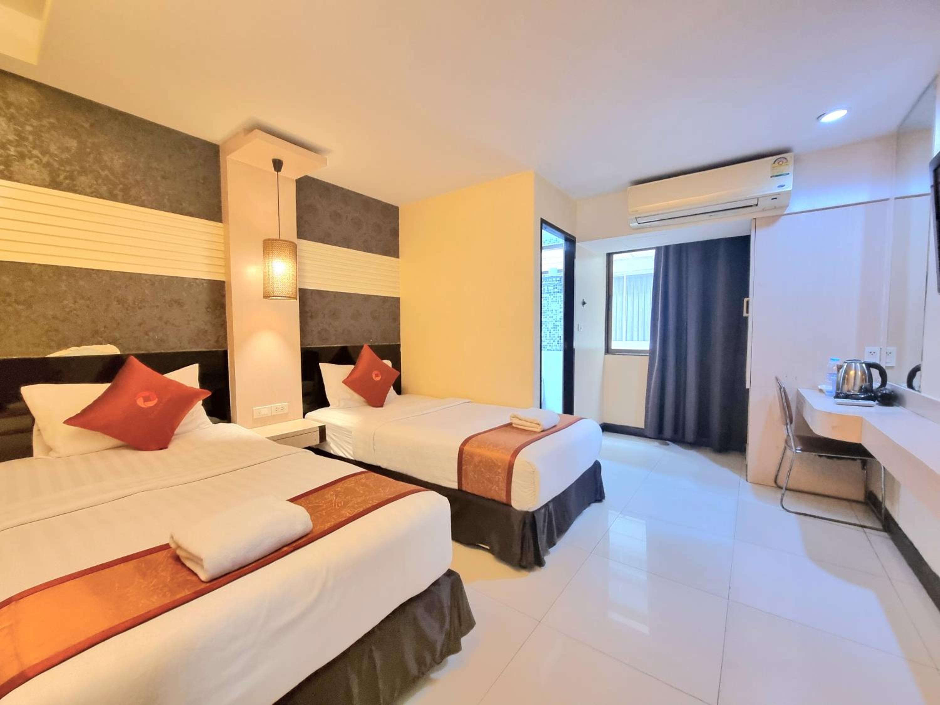 Deluxe Twin Room photo 1