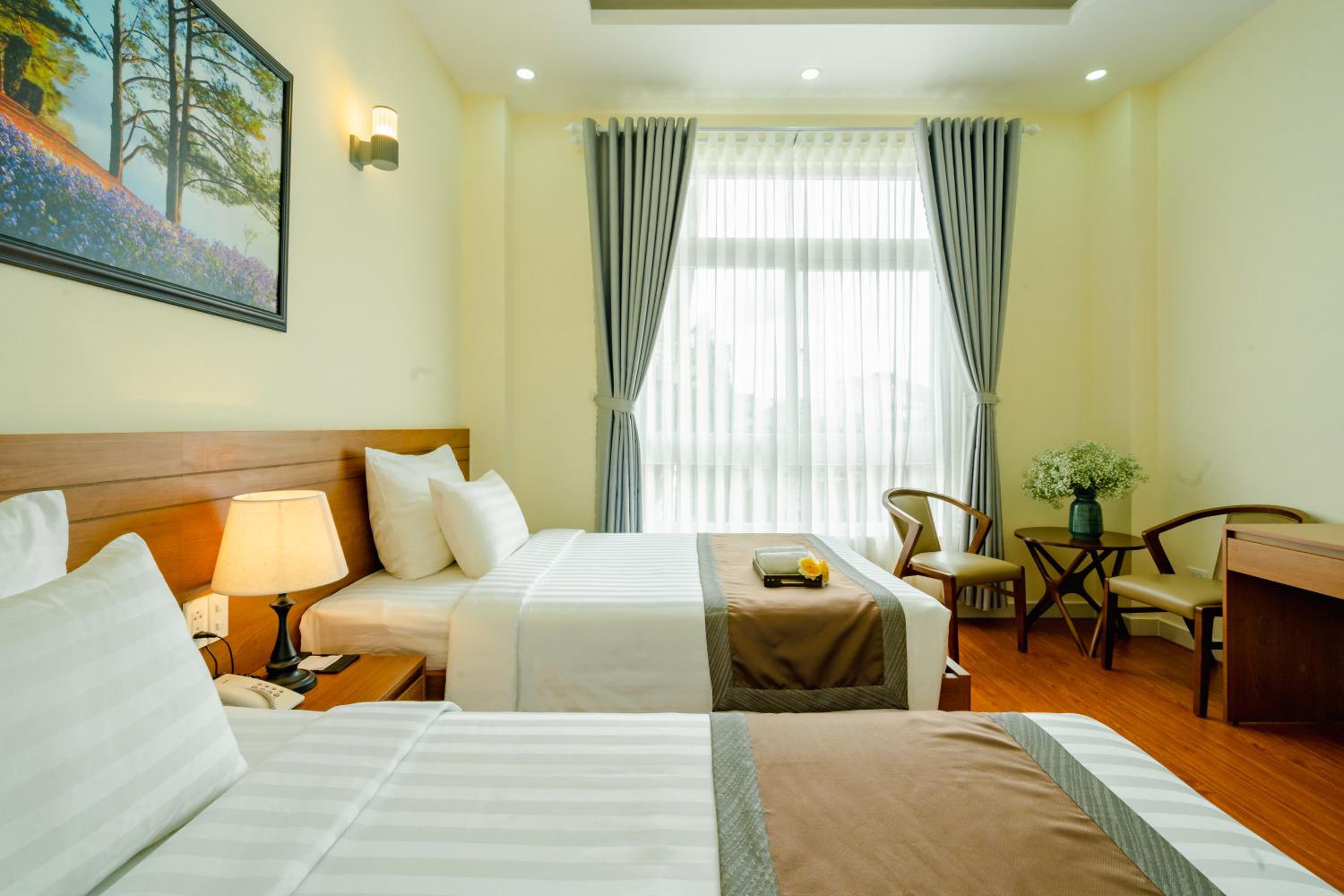 Standard Twin Room - Photo 4