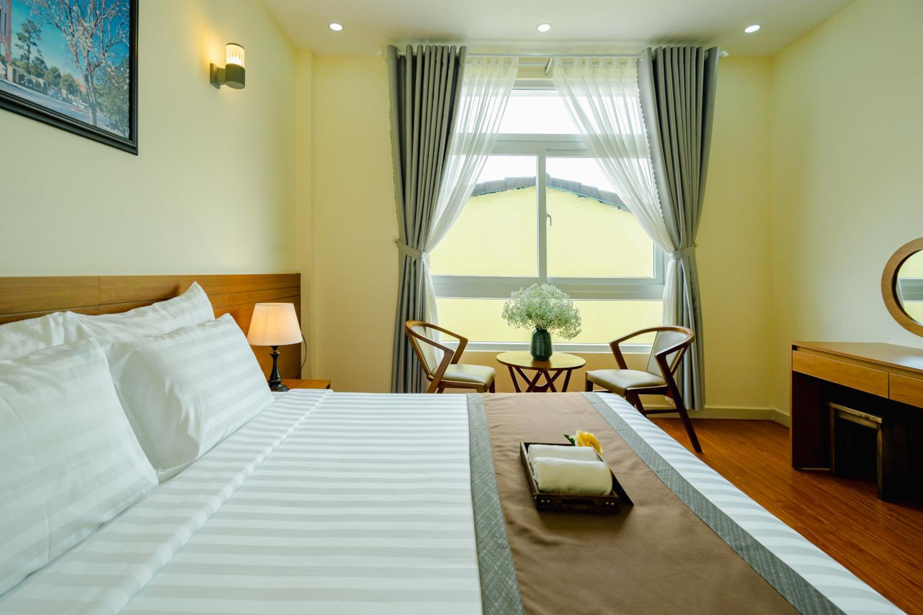 Standard King Room - Photo 19