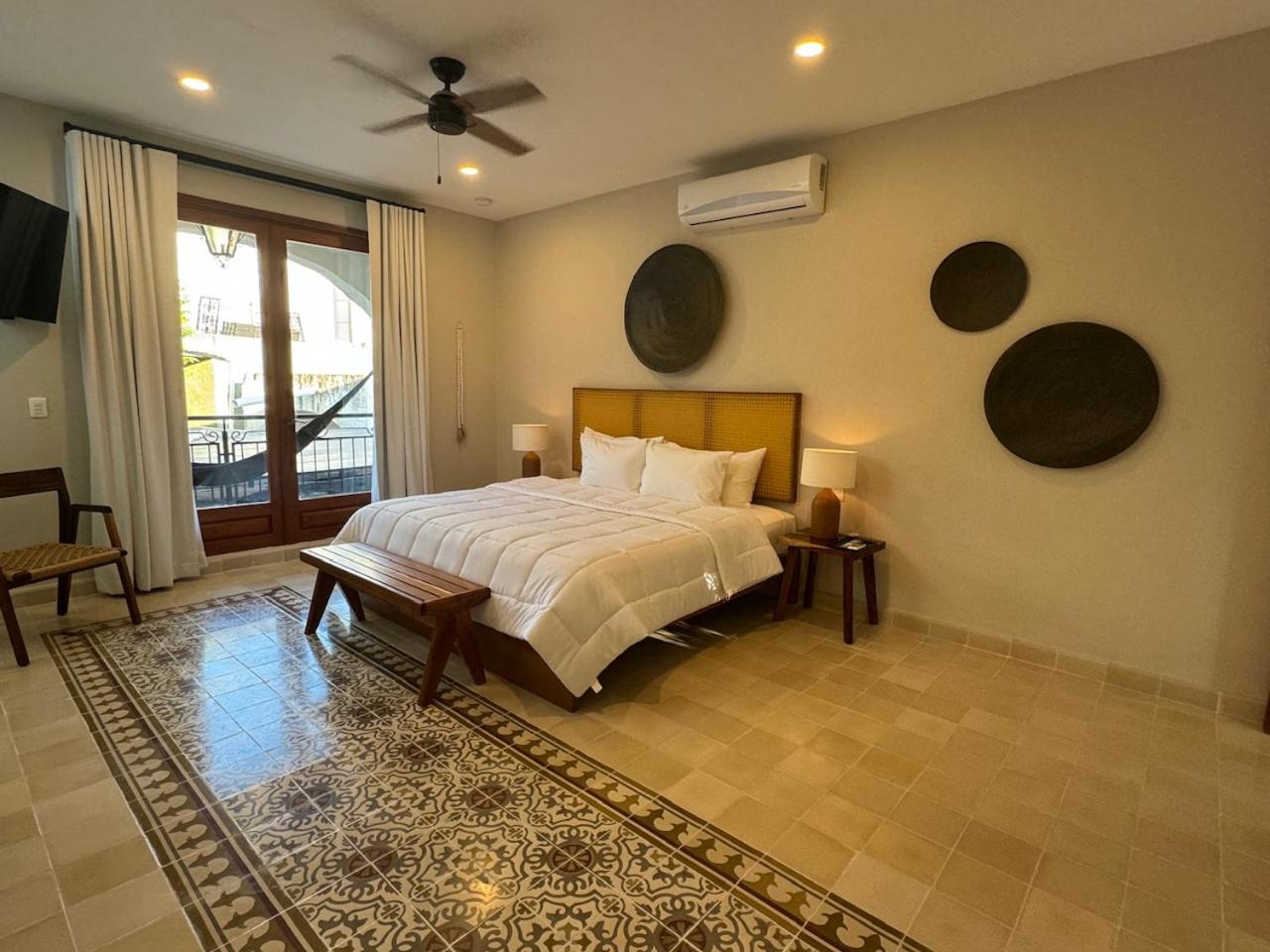Deluxe Double Room with Bath photo 3