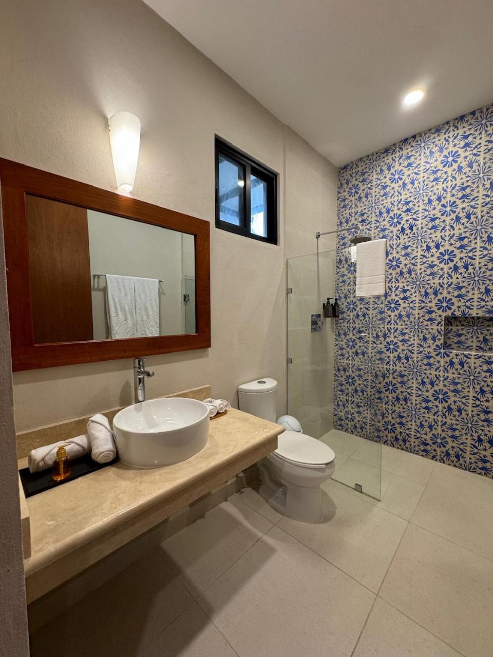 Deluxe Double Room with Bath photo 2
