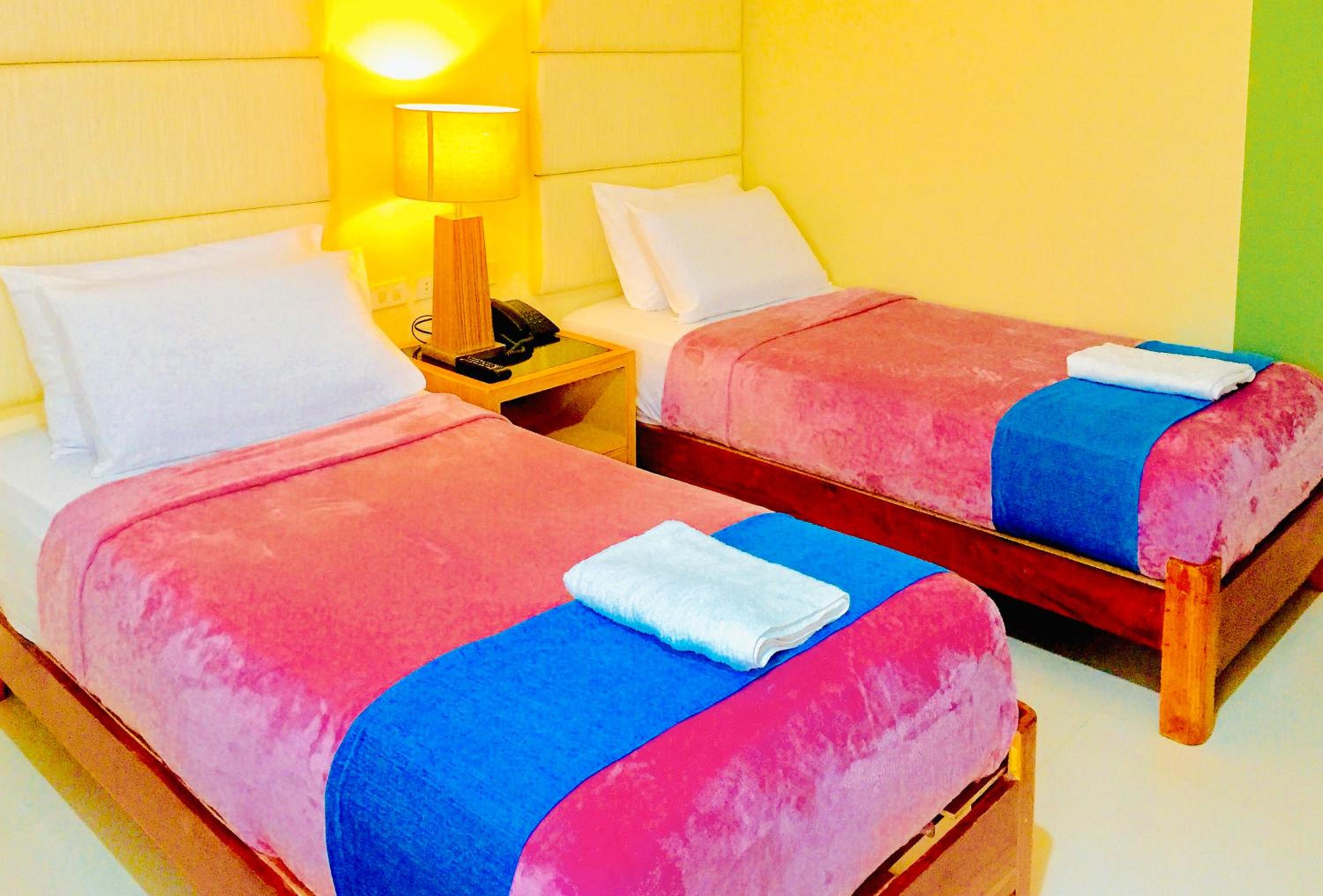Standard Twin Room - Photo 3
