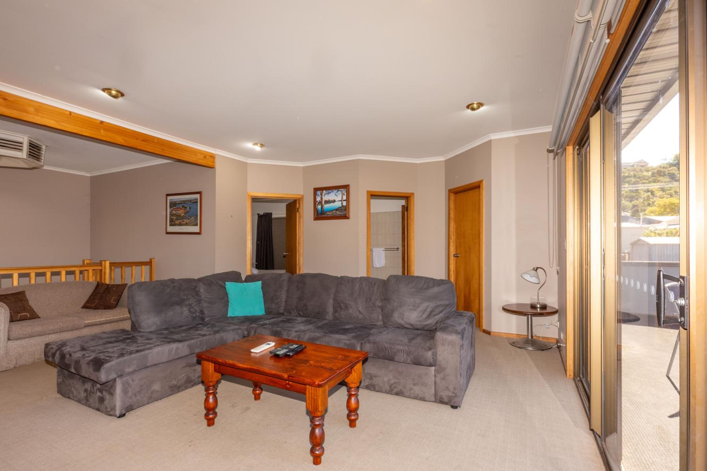 Apartment - Split Level photo 3