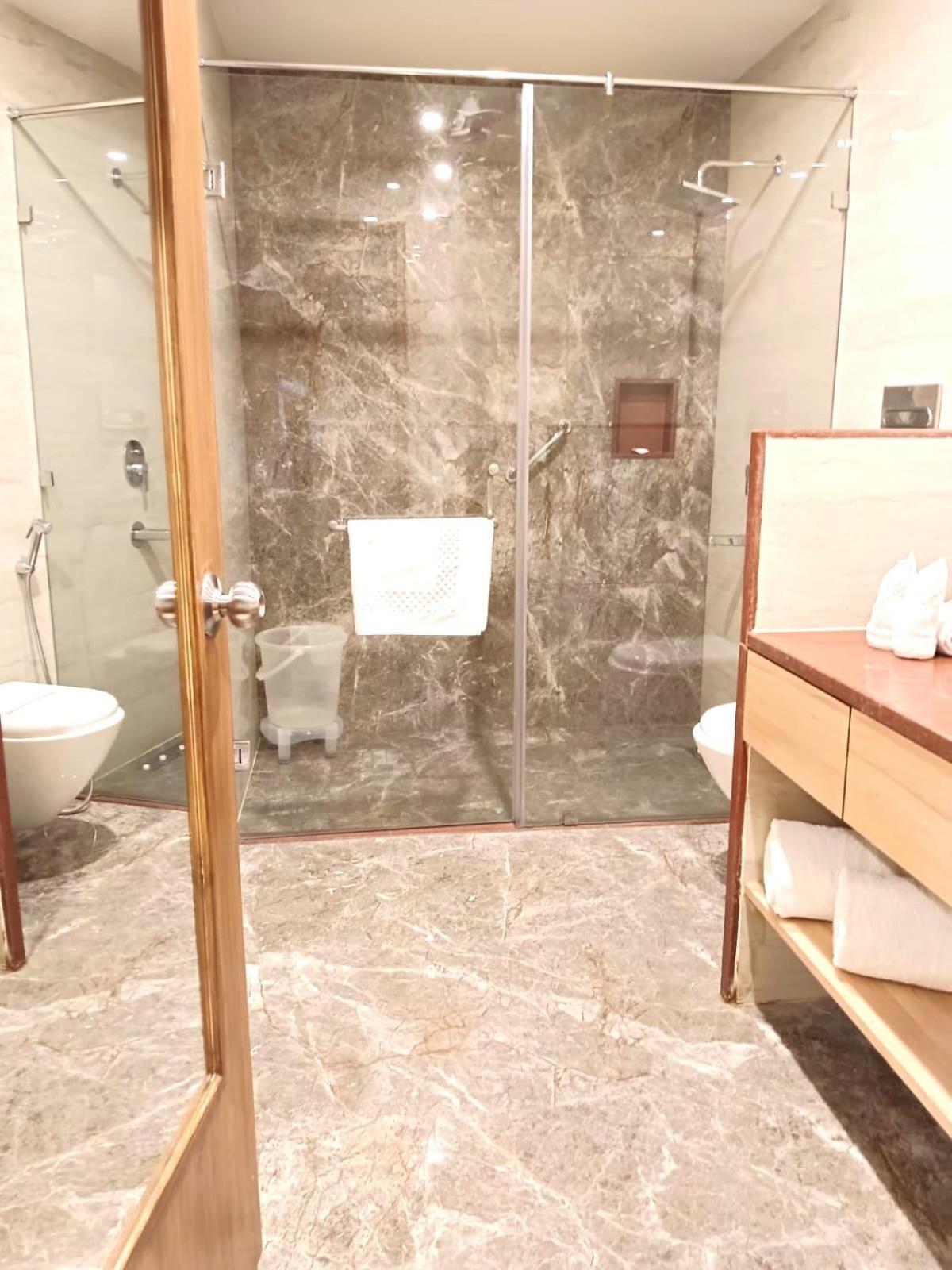 Premium Suite - Photo 5