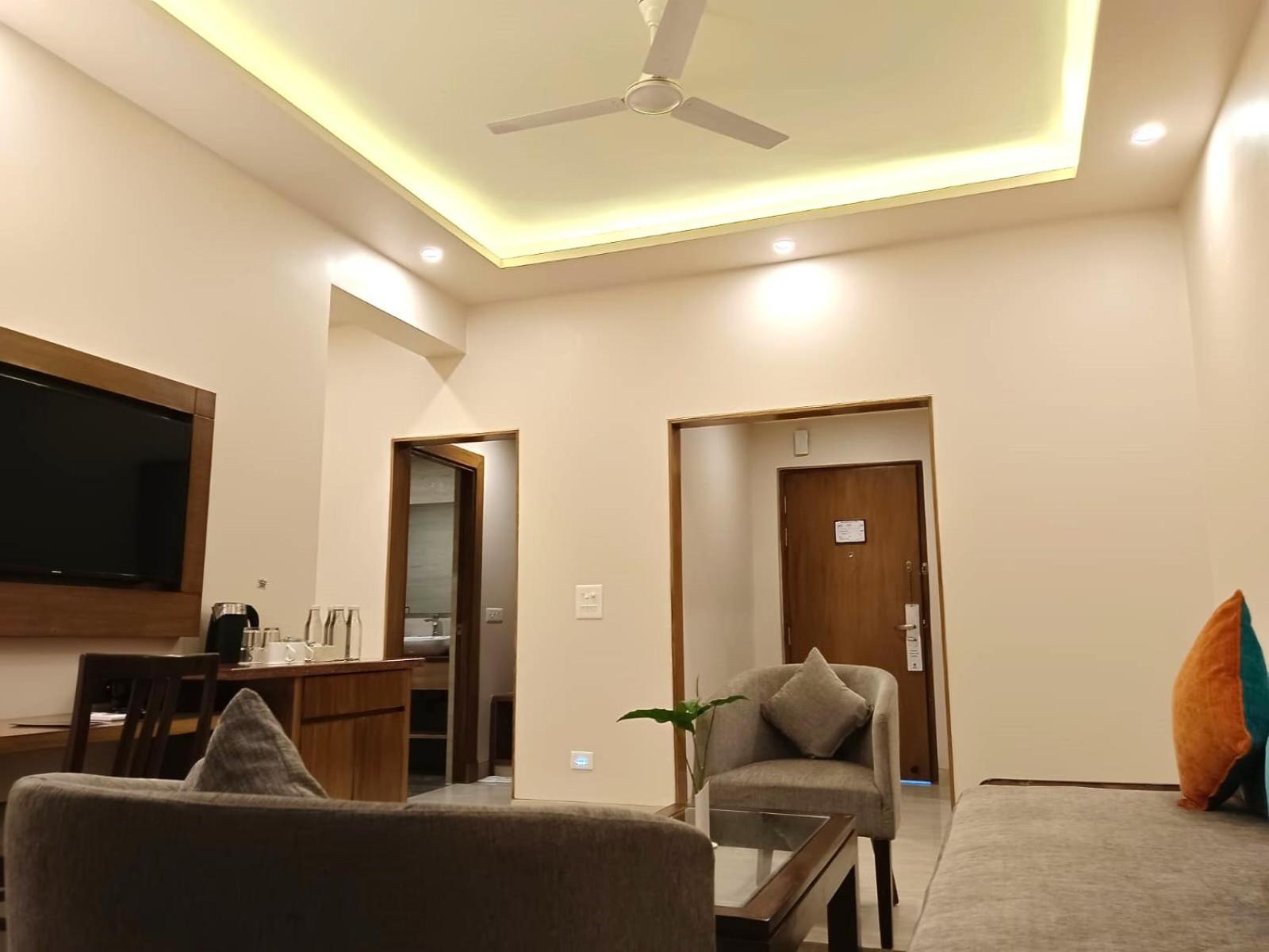 Premium Suite - Photo 3