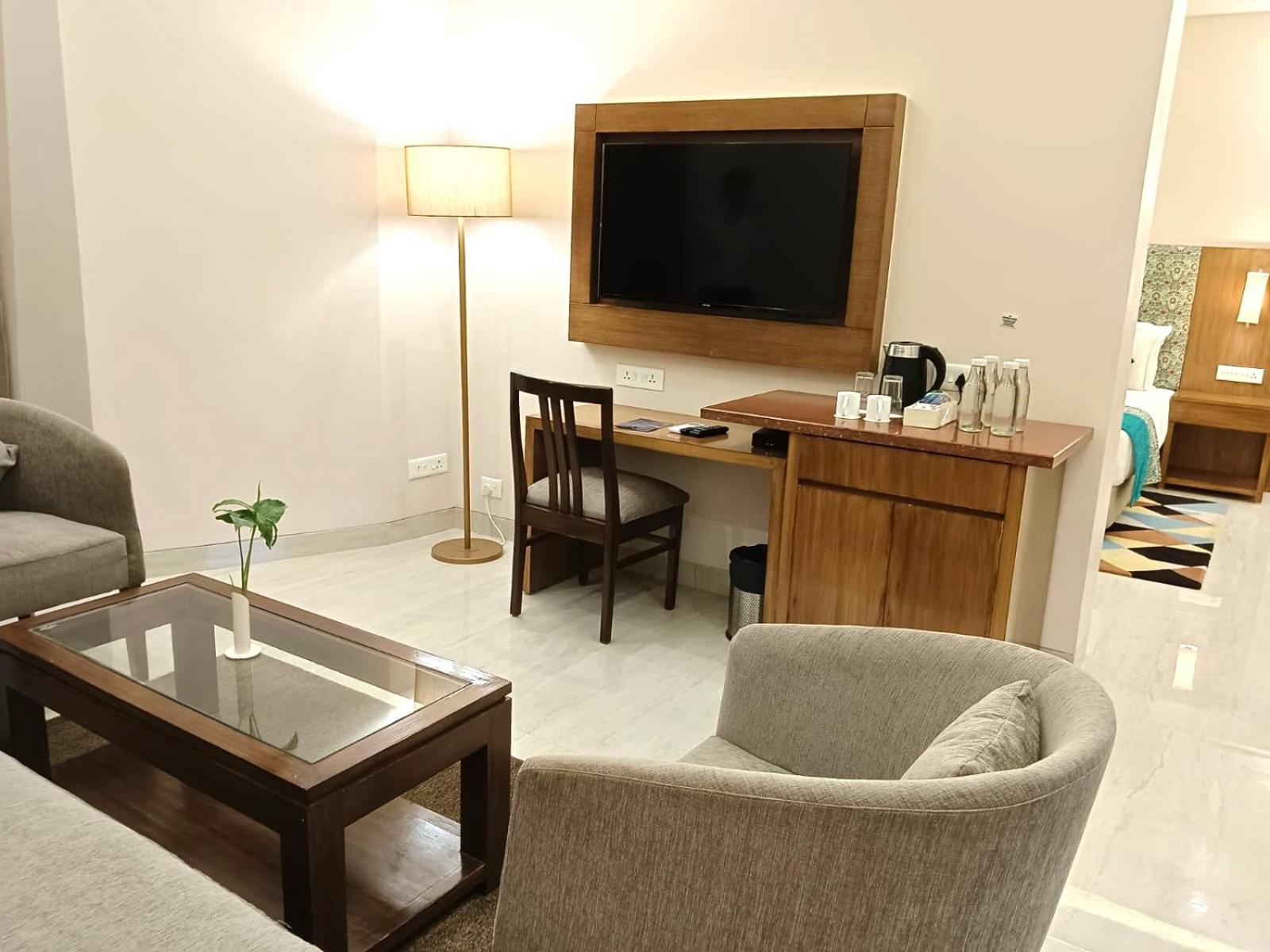 Premium Suite - Photo 2