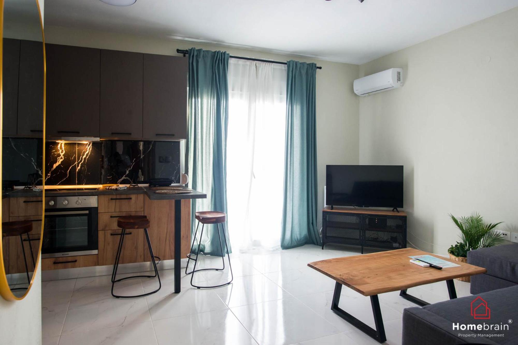 One-Bedroom Apartment photo 1