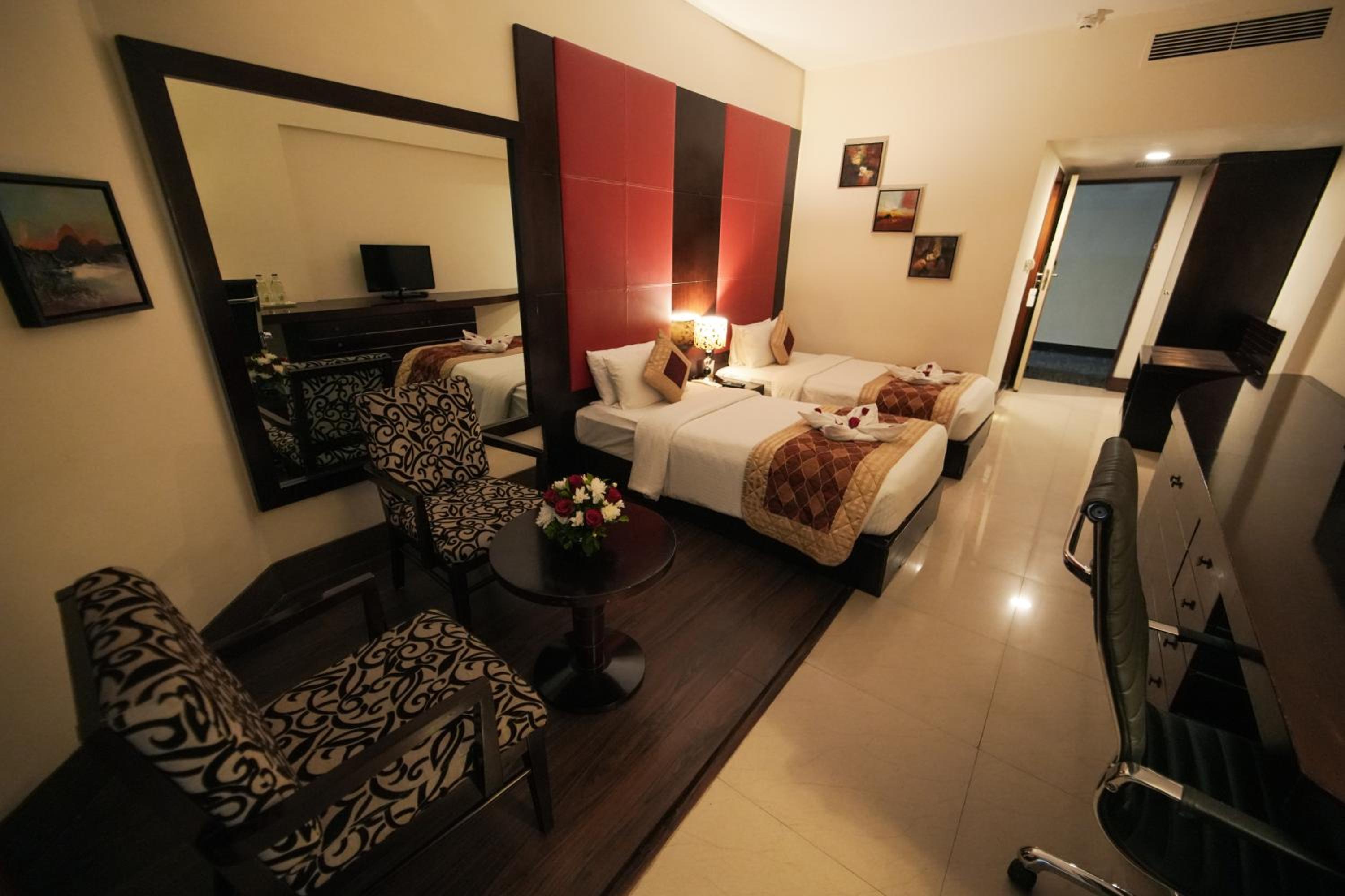 Standard Twin Room - Photo 5