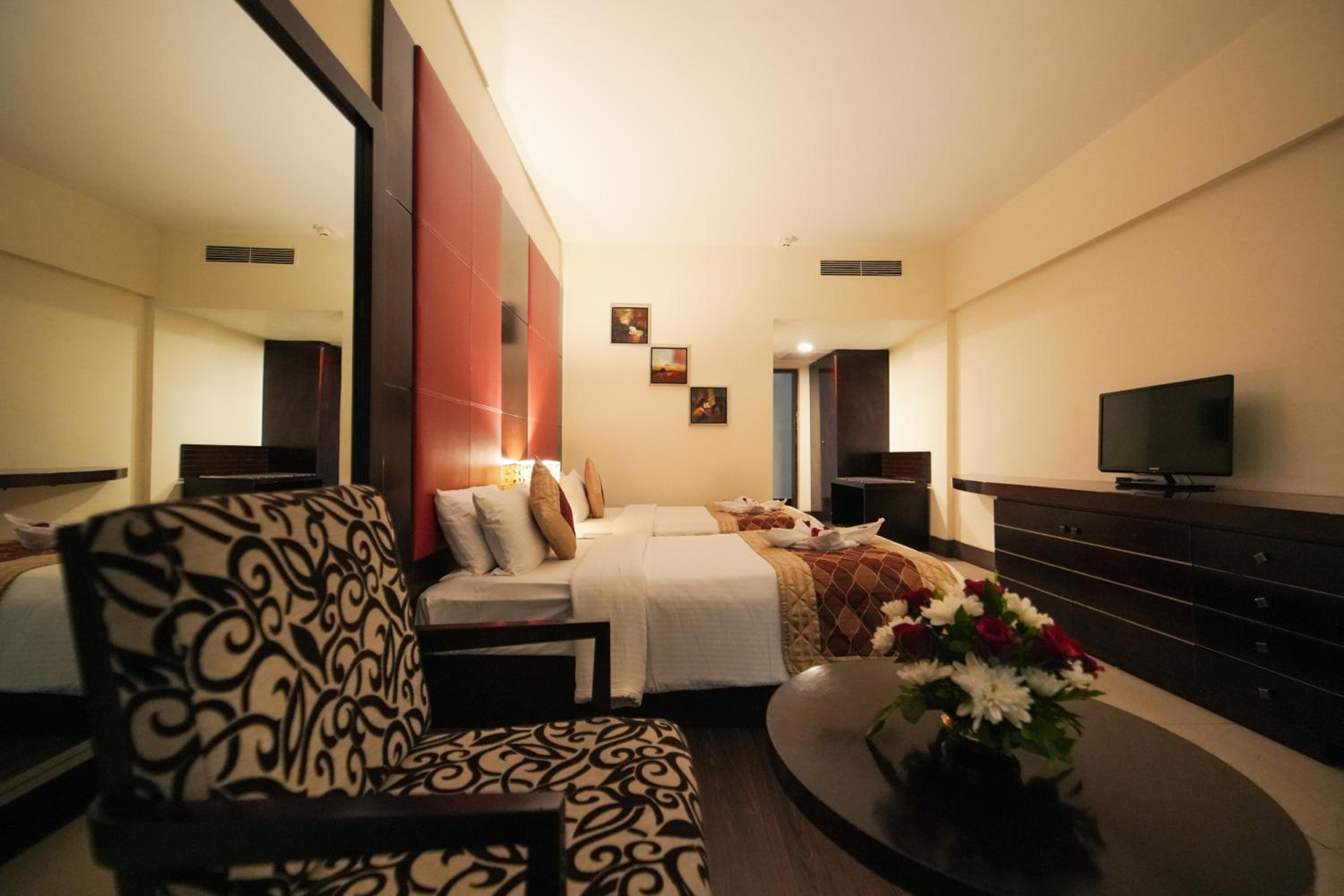 Standard Twin Room - Photo 6