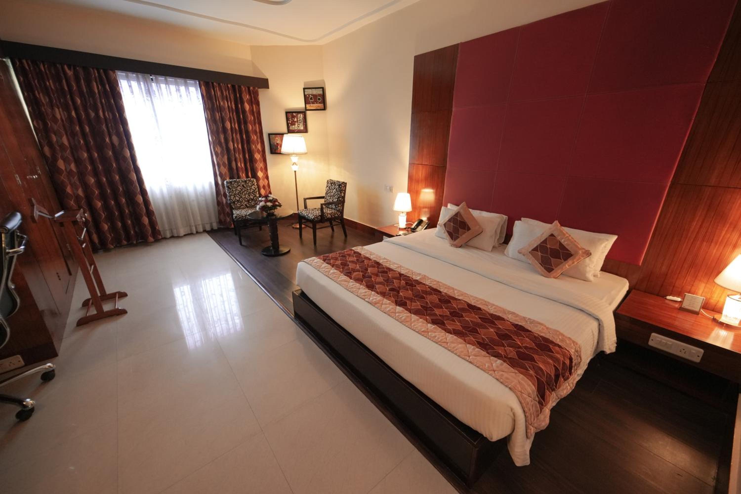 Standard Twin Room - Photo 2