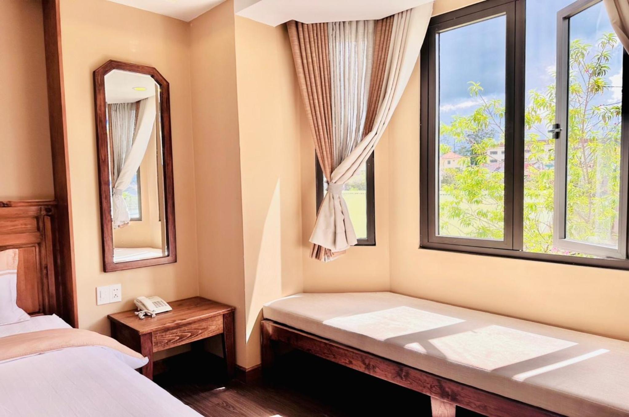 Deluxe Room - Photo 3