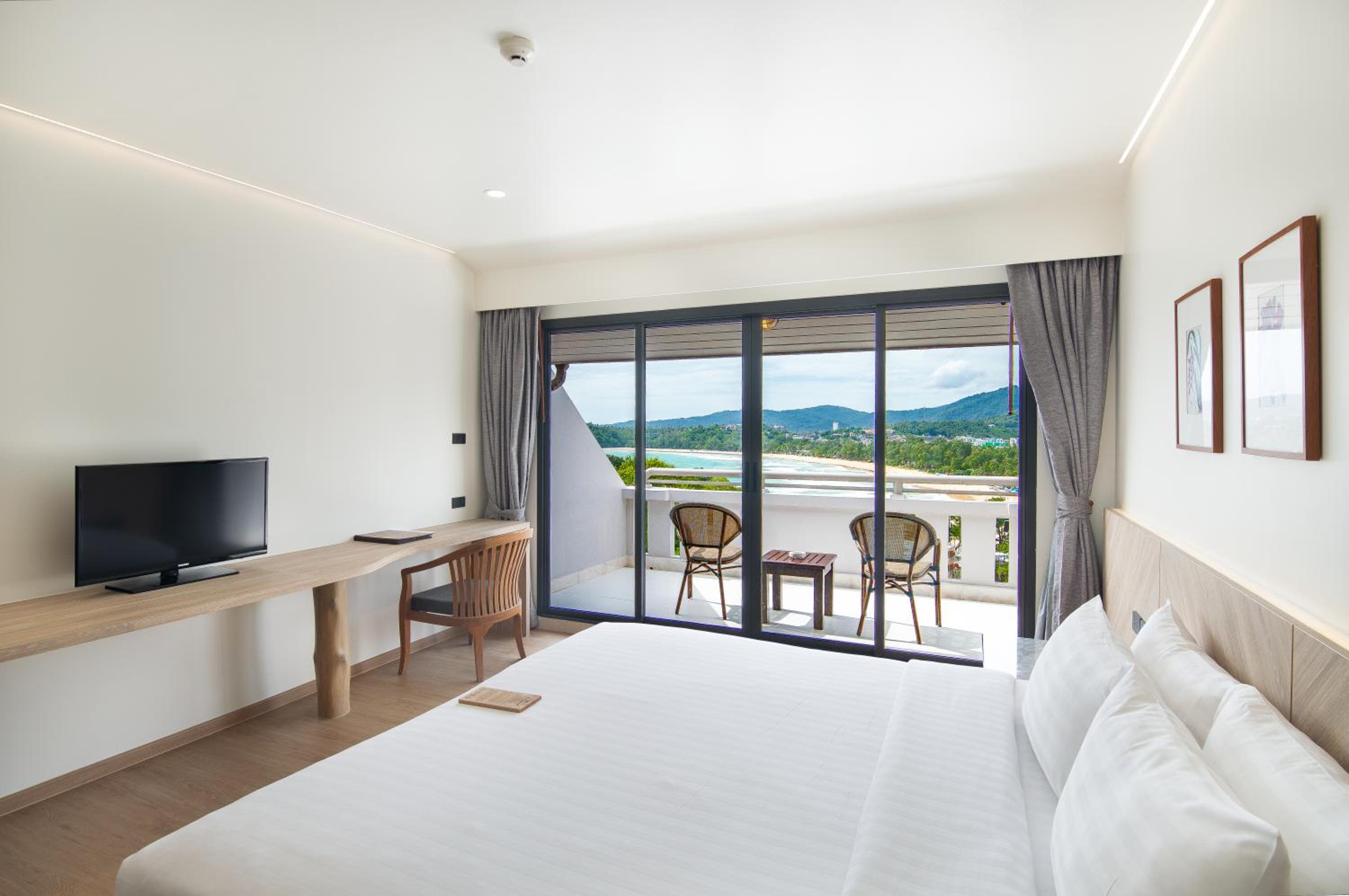 Deluxe Double or Twin Room with Sea View - Photo 1