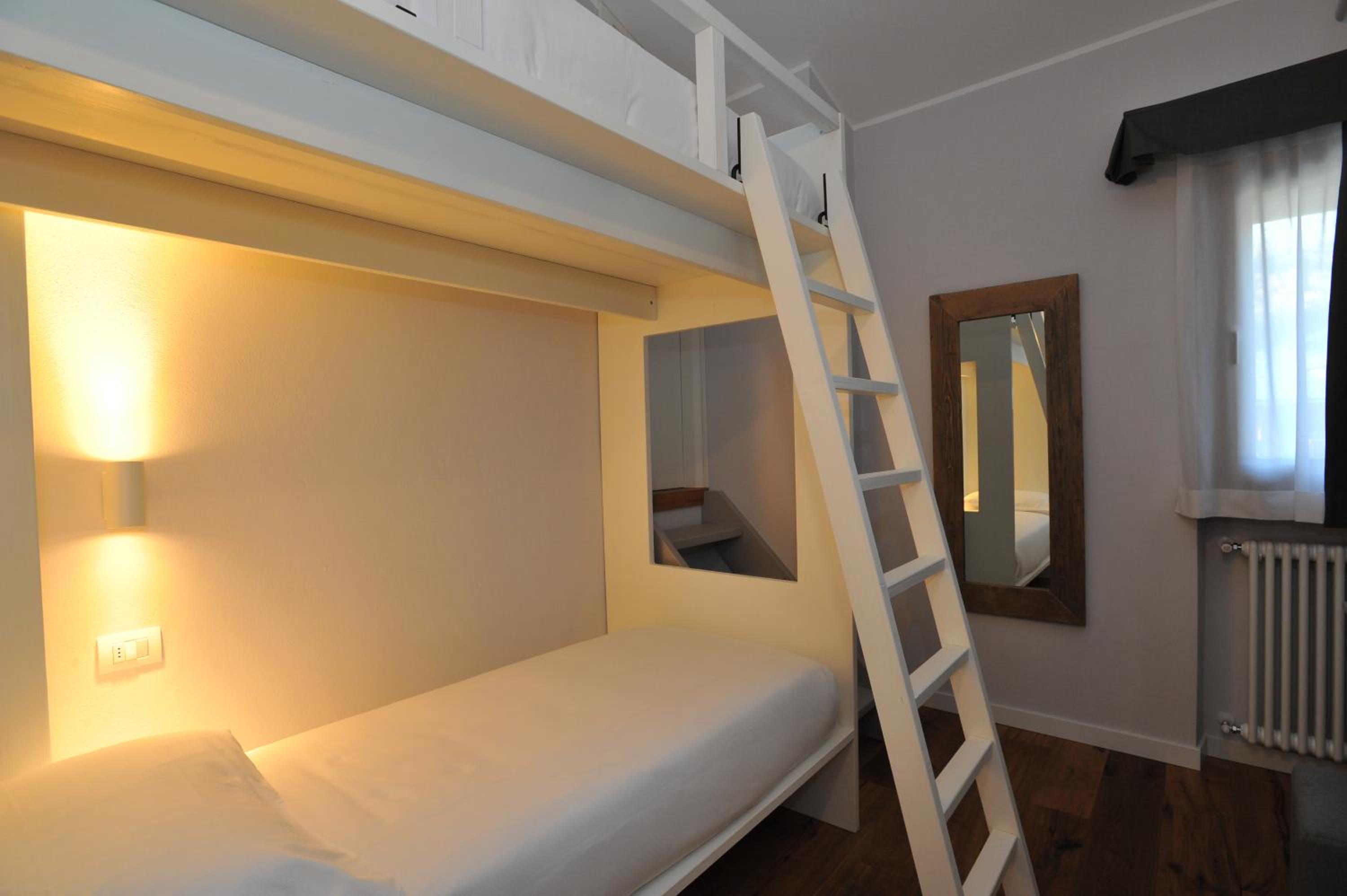 Single Room photo 3