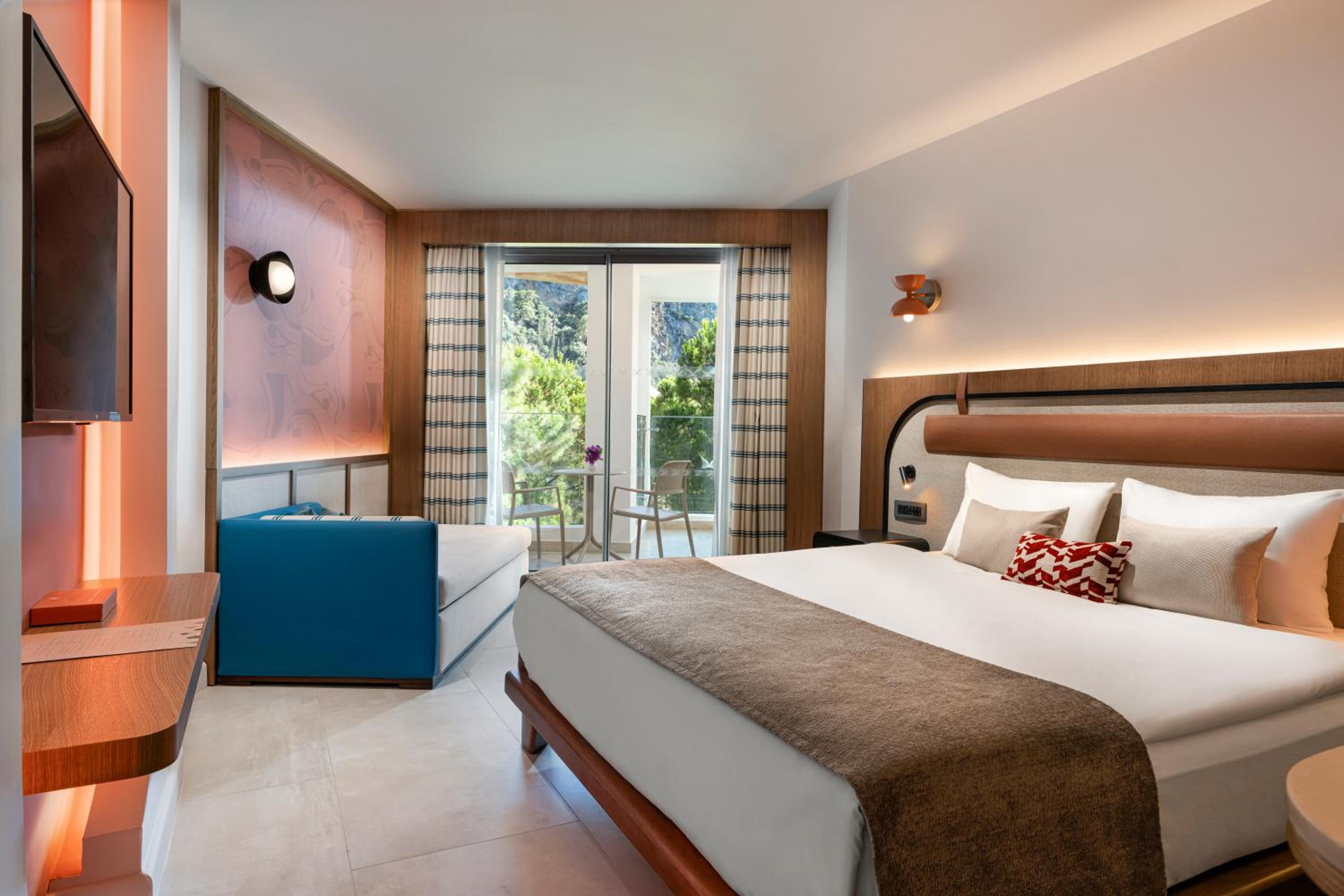 Deluxe Connected Room Land View