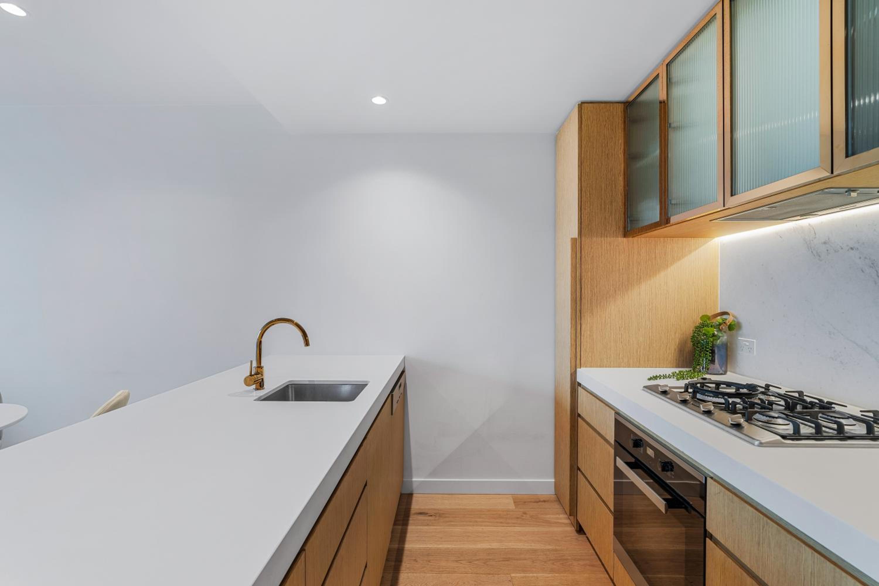 Two Bedroom One Bathroom Apartment thumbnail 6