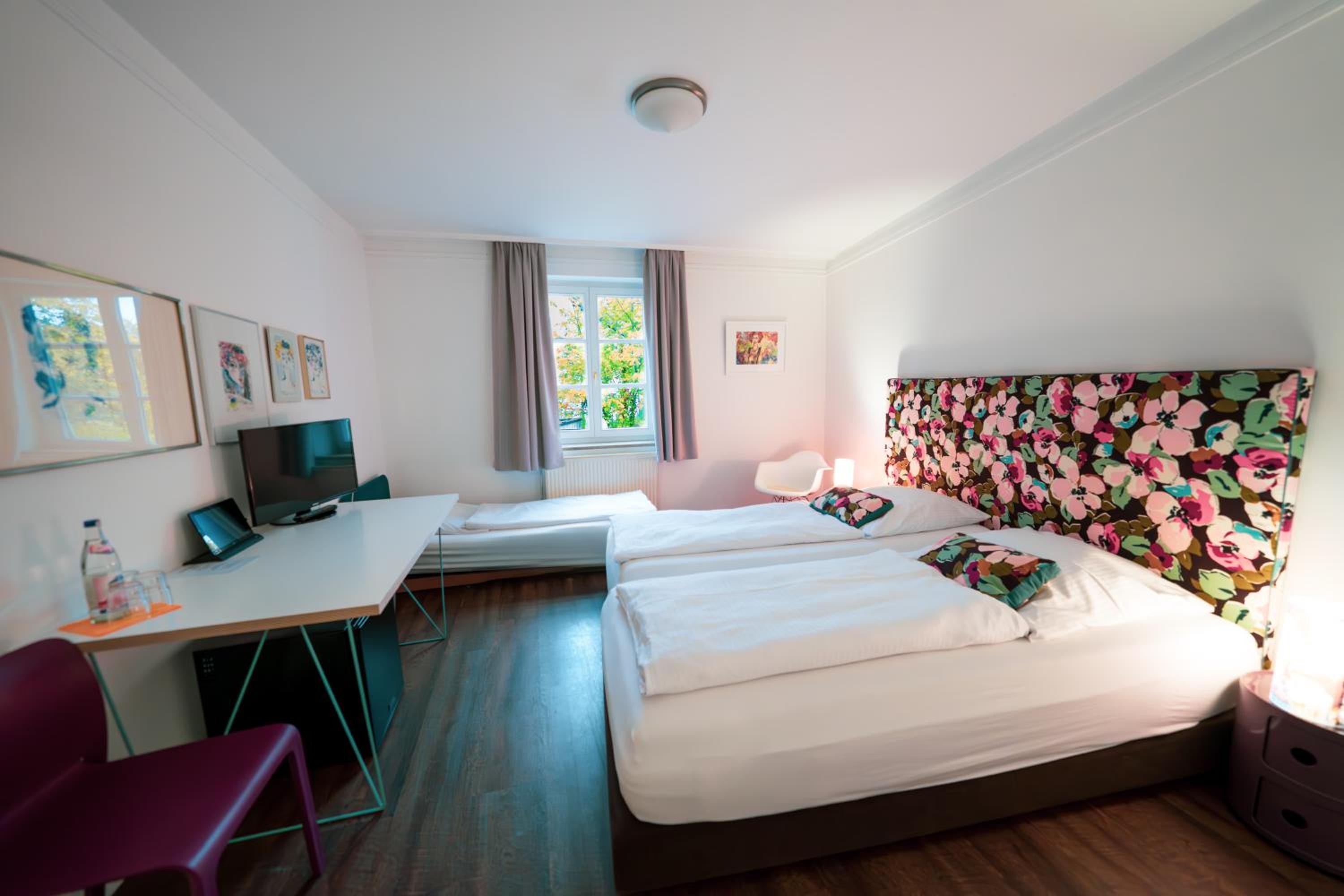 Double Room with Extra Bed - Photo 1