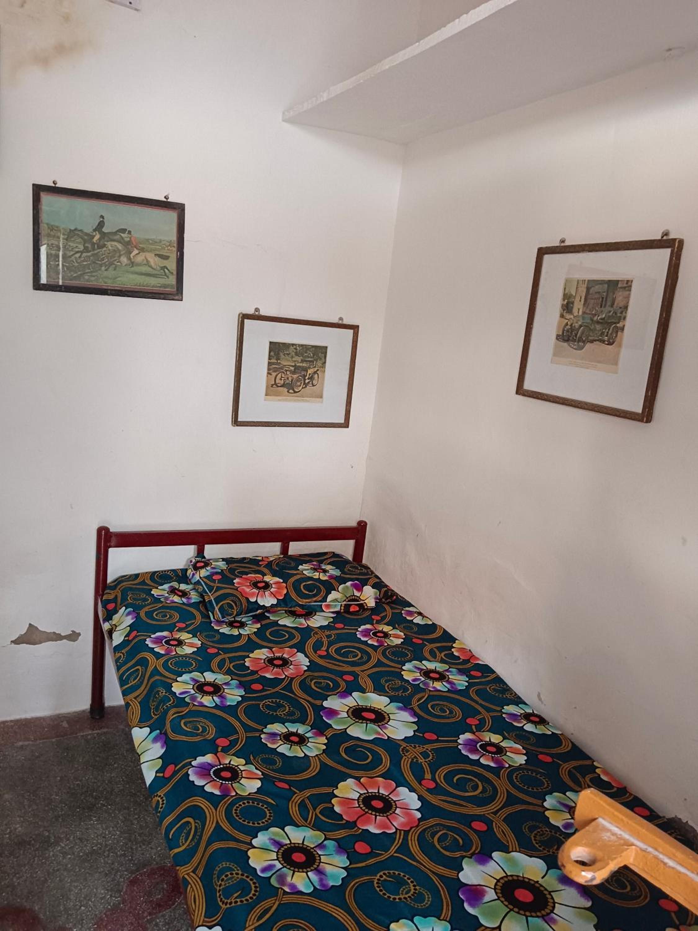 Budget Single Room photo 2