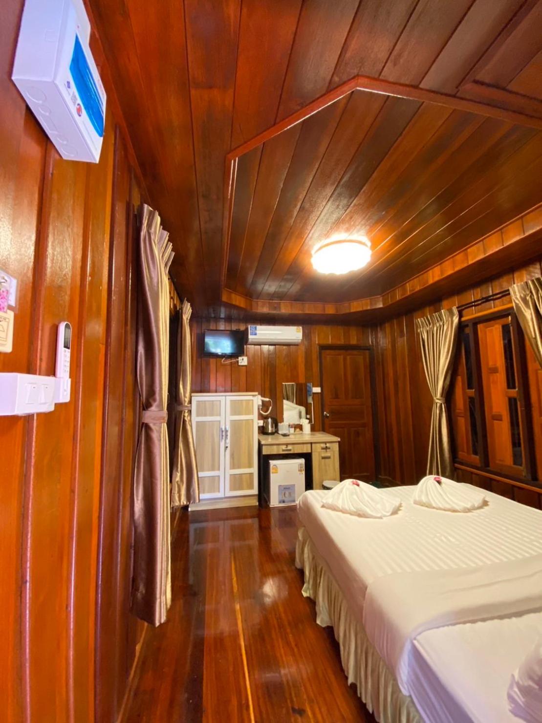 Deluxe Bungalow