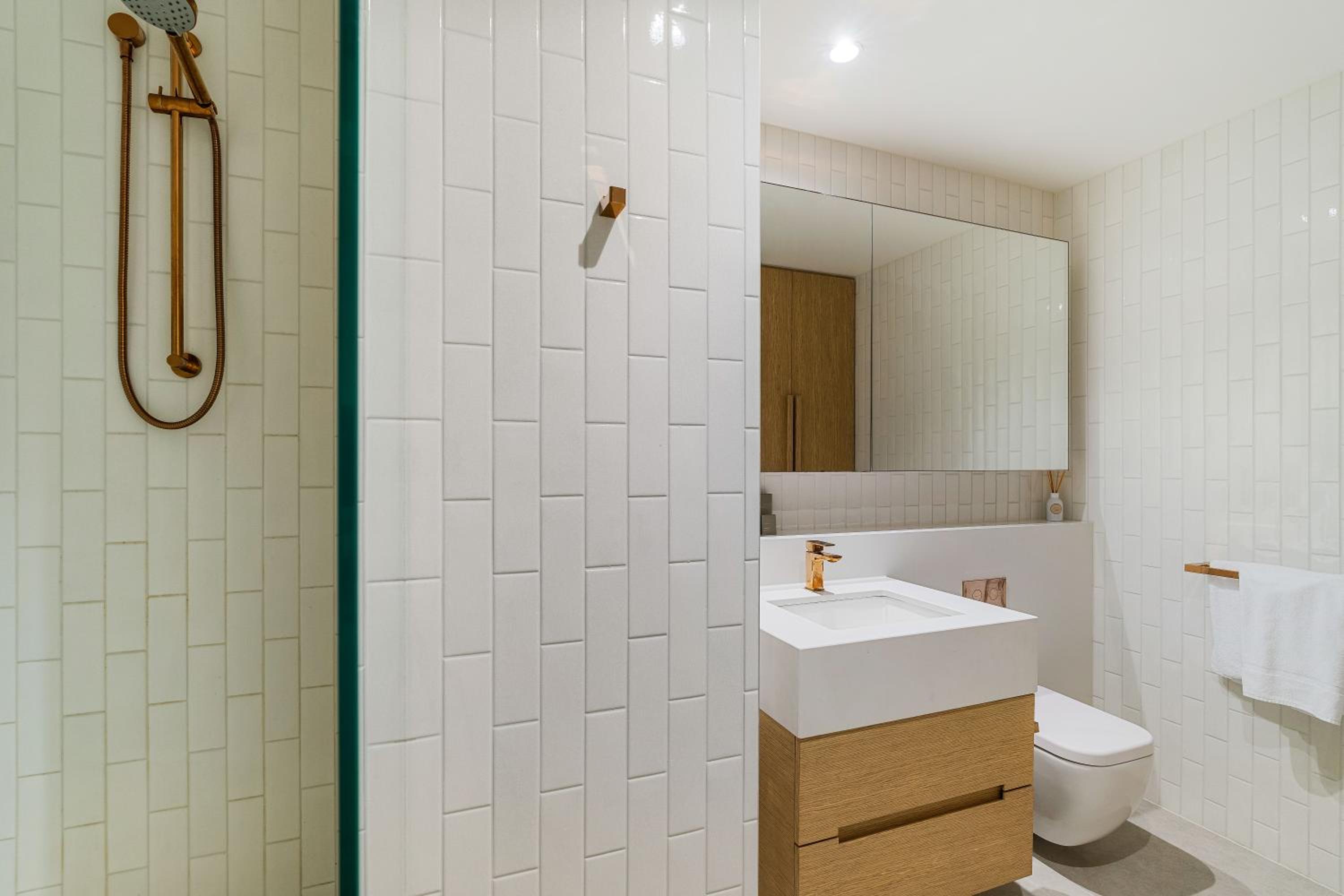 Two Bedroom Two Bathroom City View Apartment