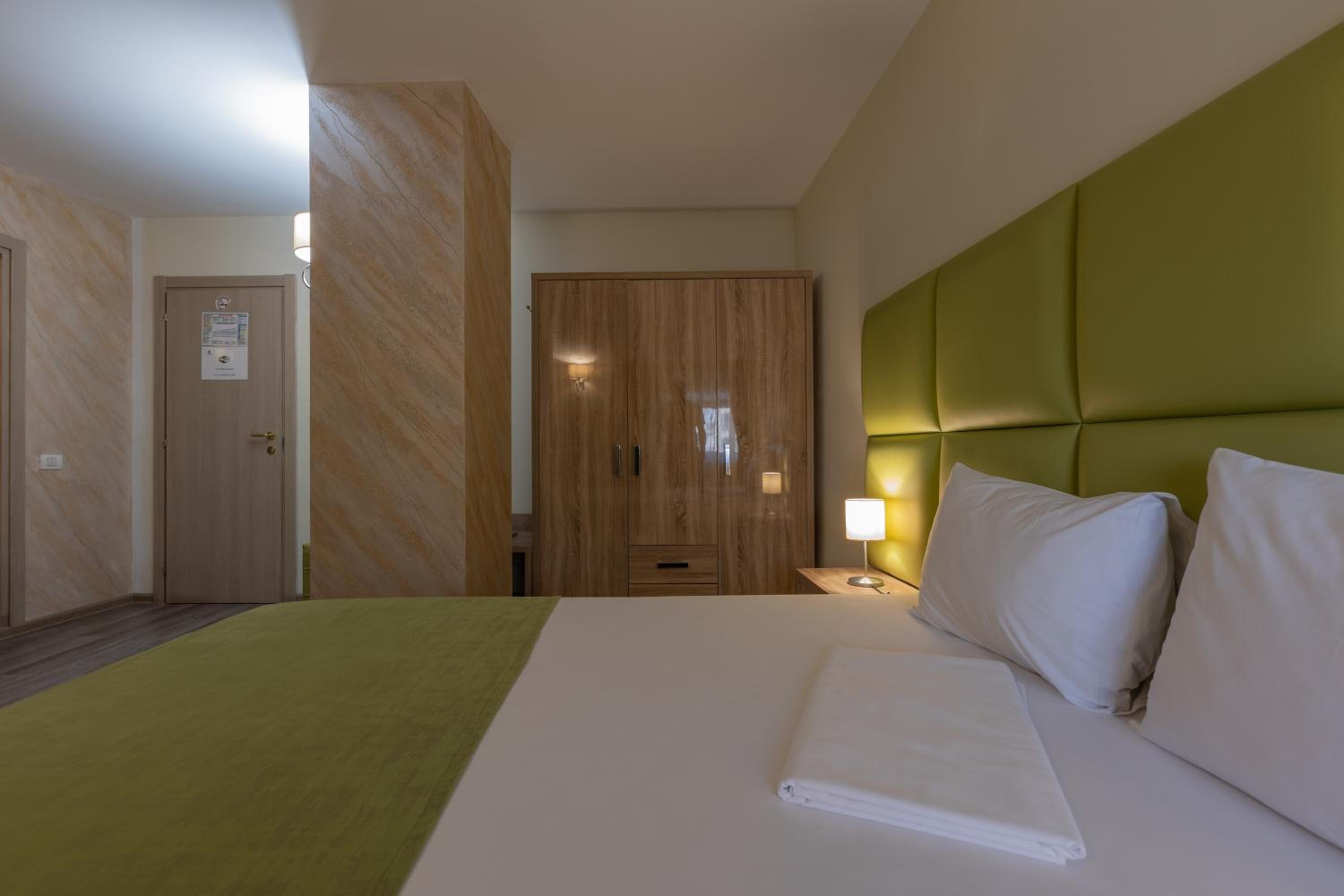 Triple Room - Photo 1