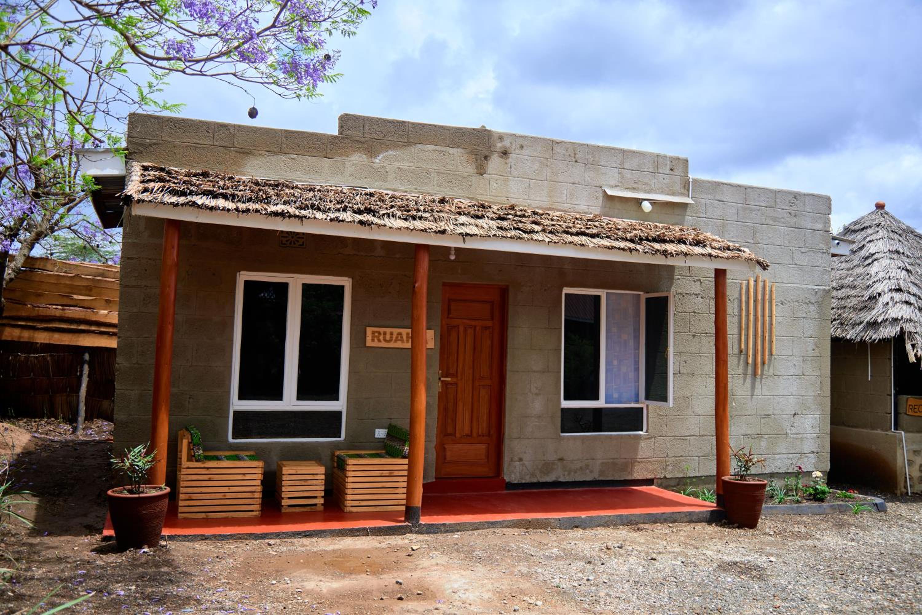 Basic Triple Room with Shared Bathroom
