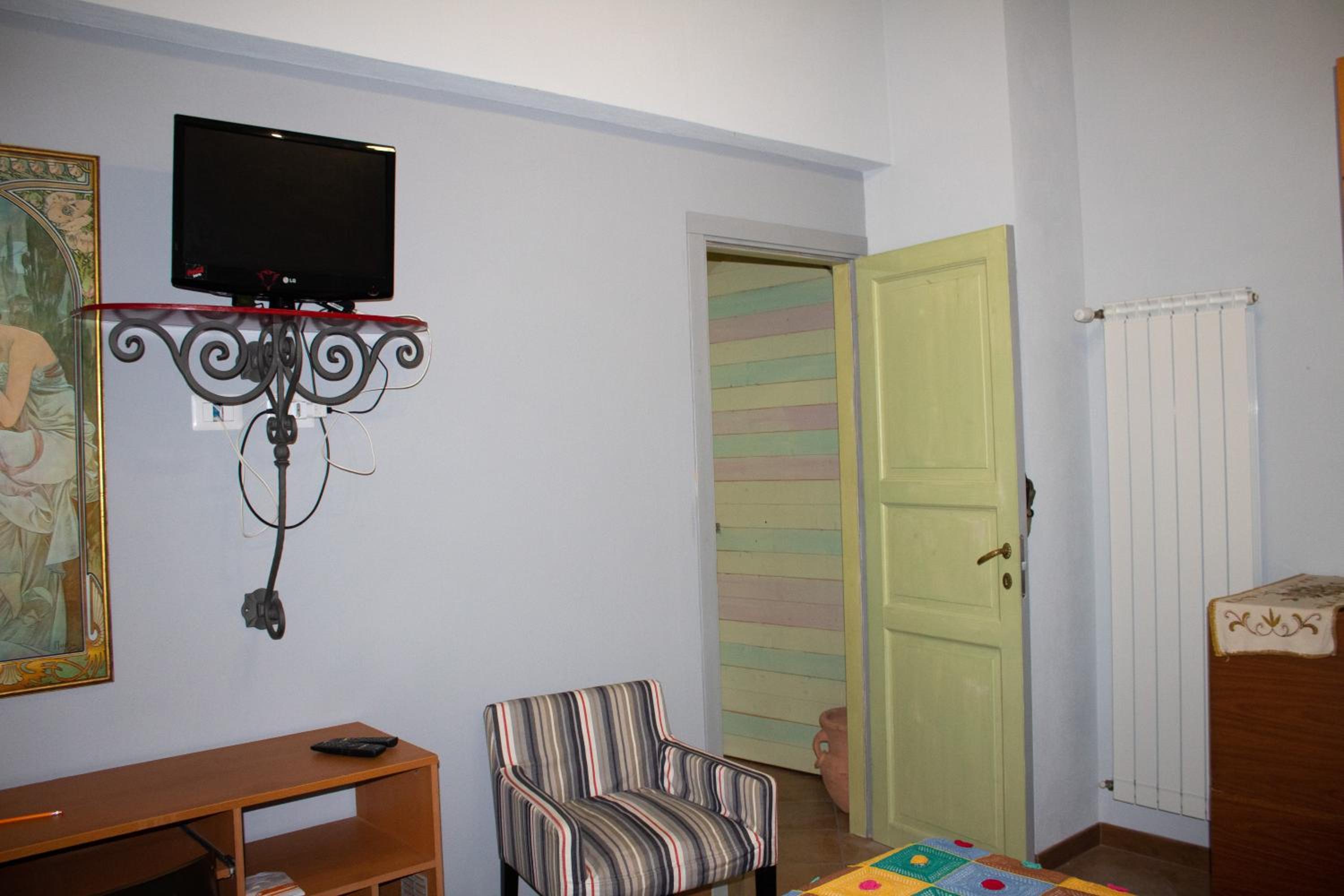 Double Room with Private Bathroom photo 2