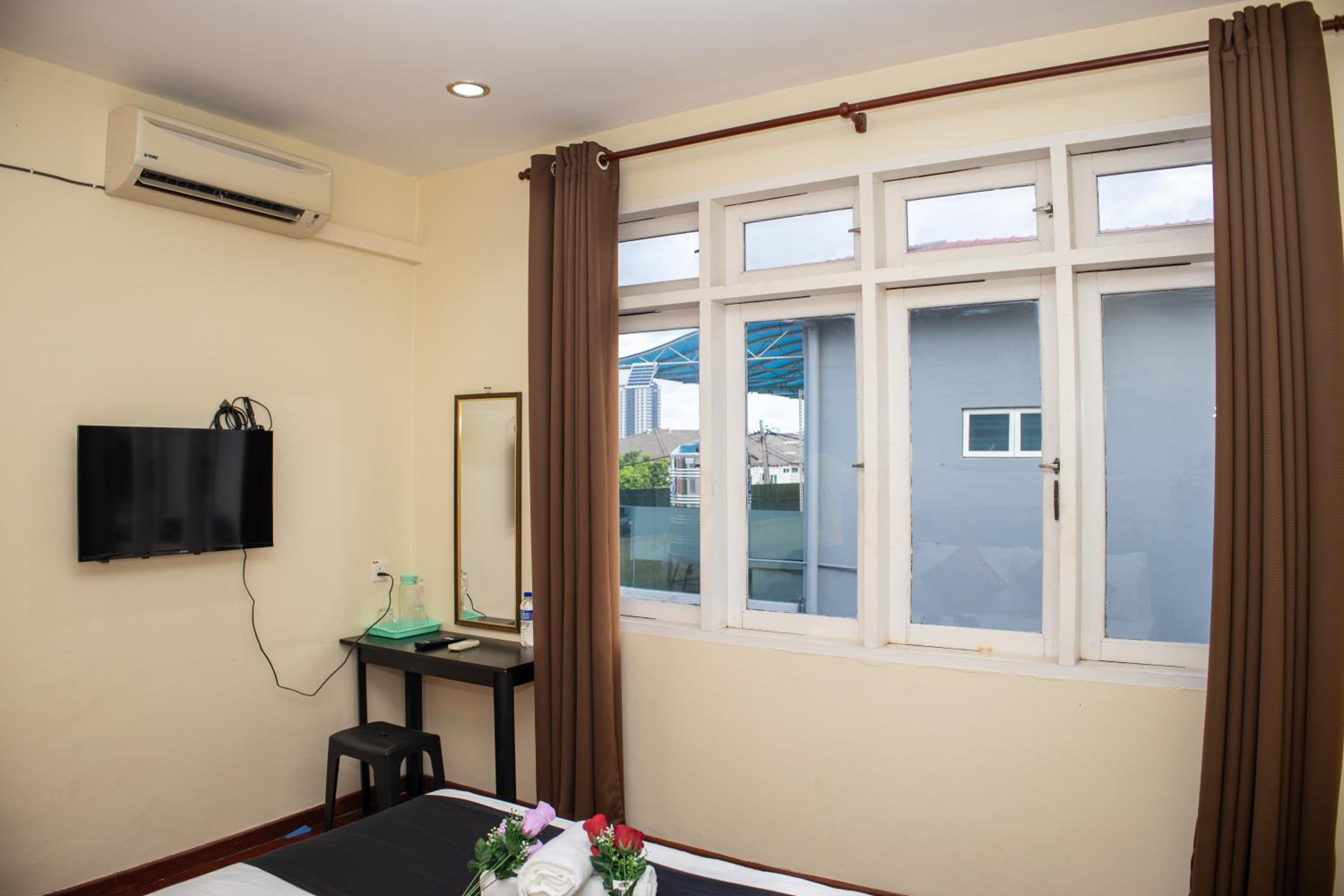 Deluxe Triple Room - Photo 7
