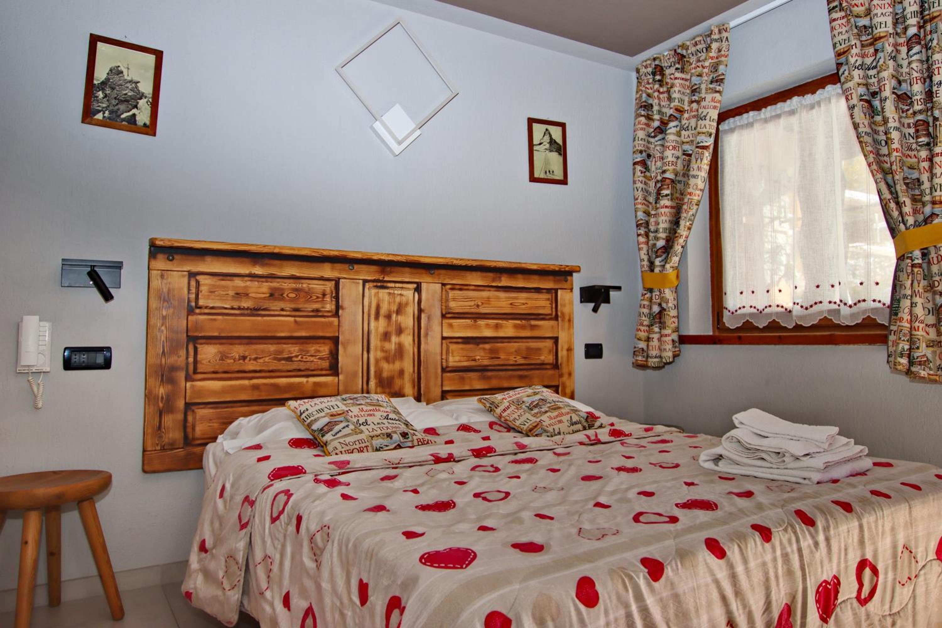 Quadruple Room - Photo 13