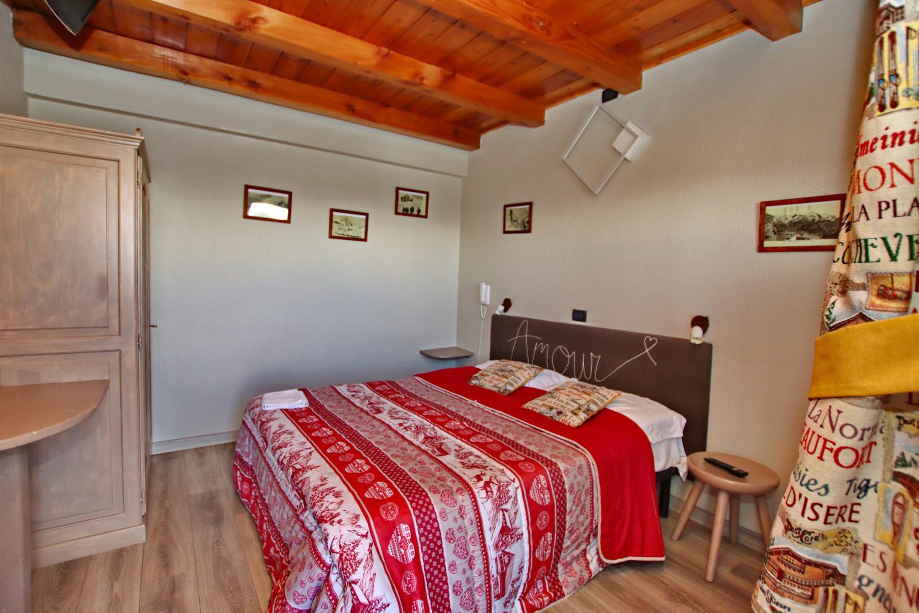 Double Room - Photo 5