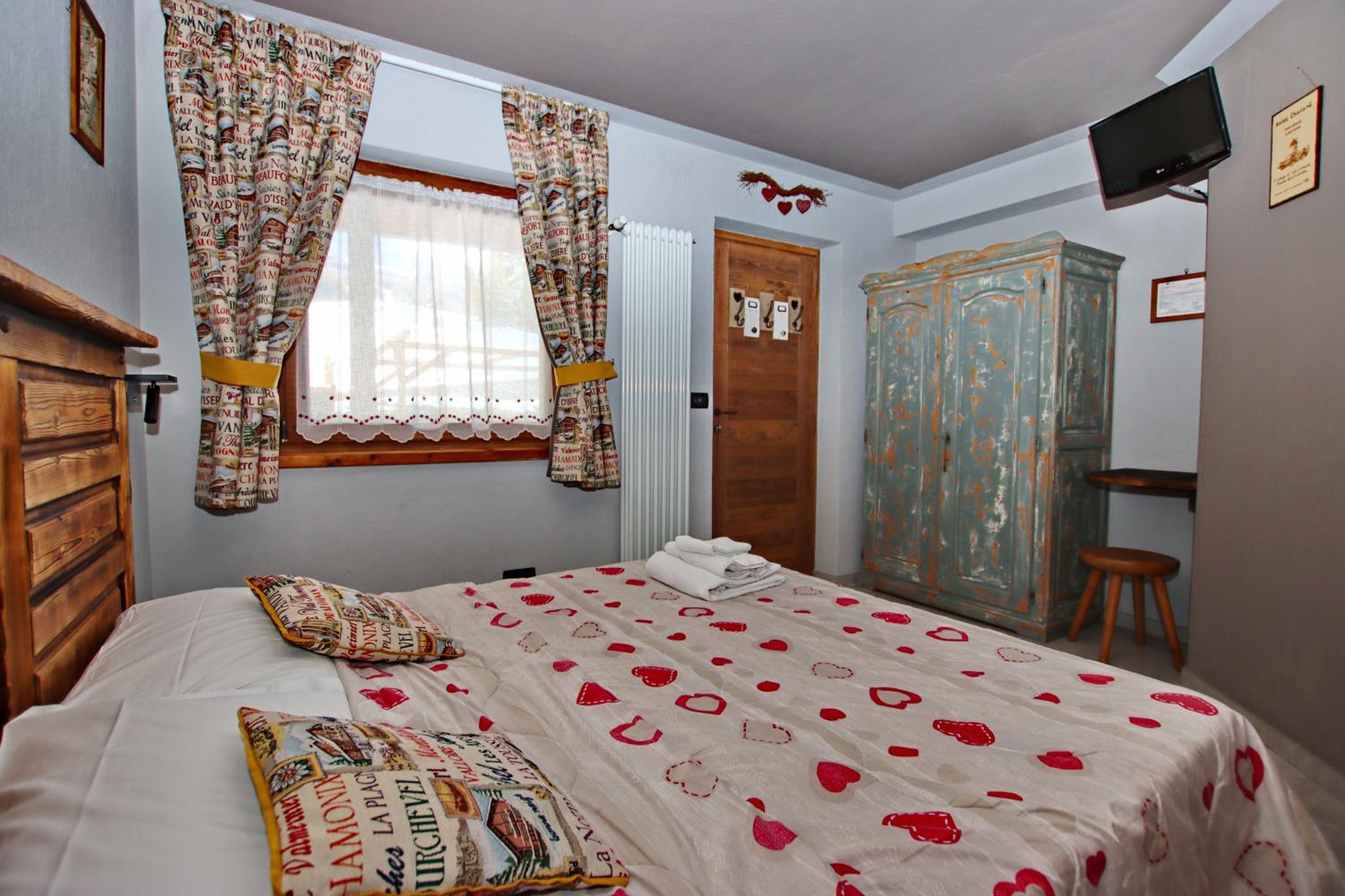 Double Room - Photo 7