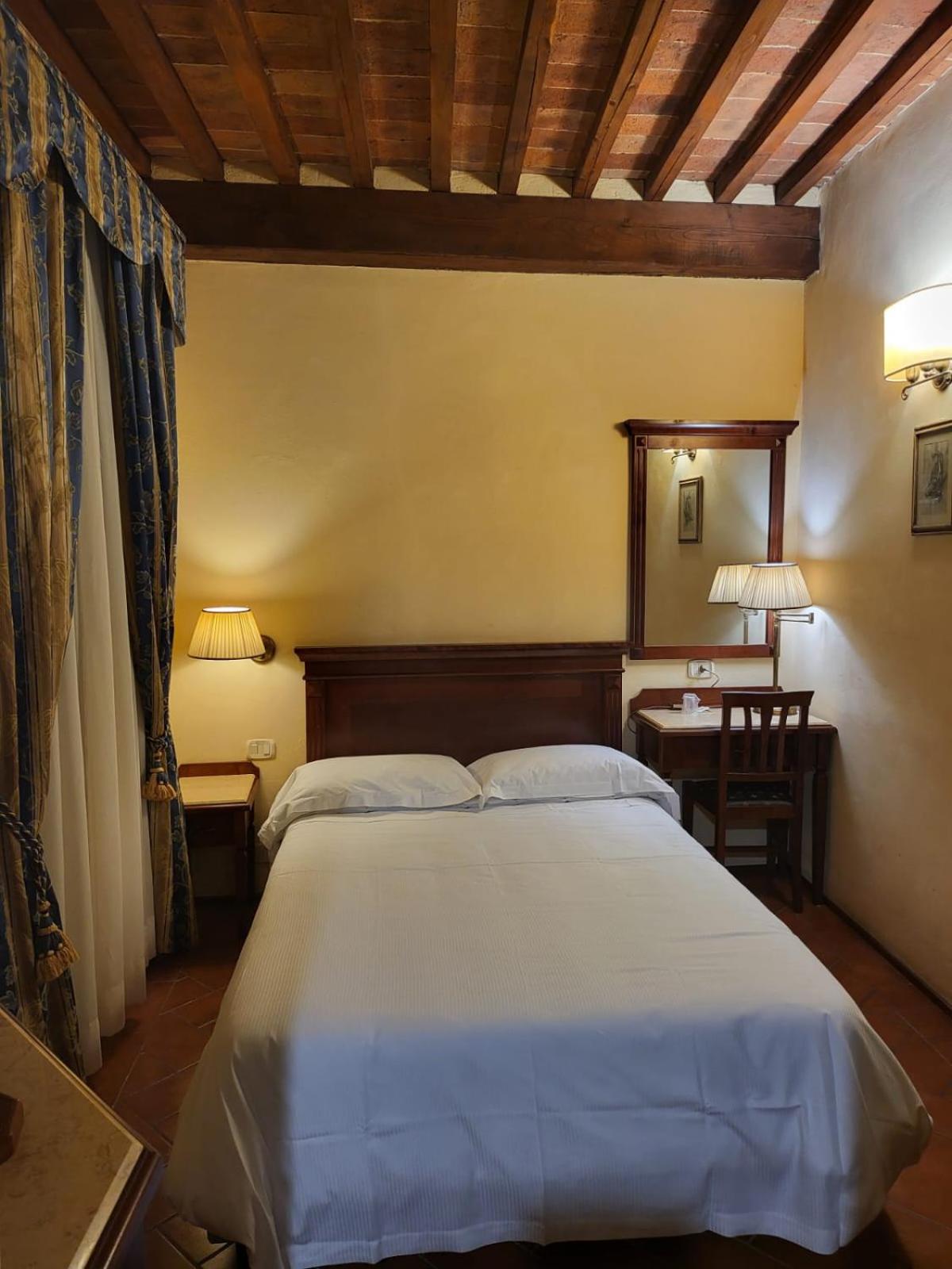 Single Room photo 2