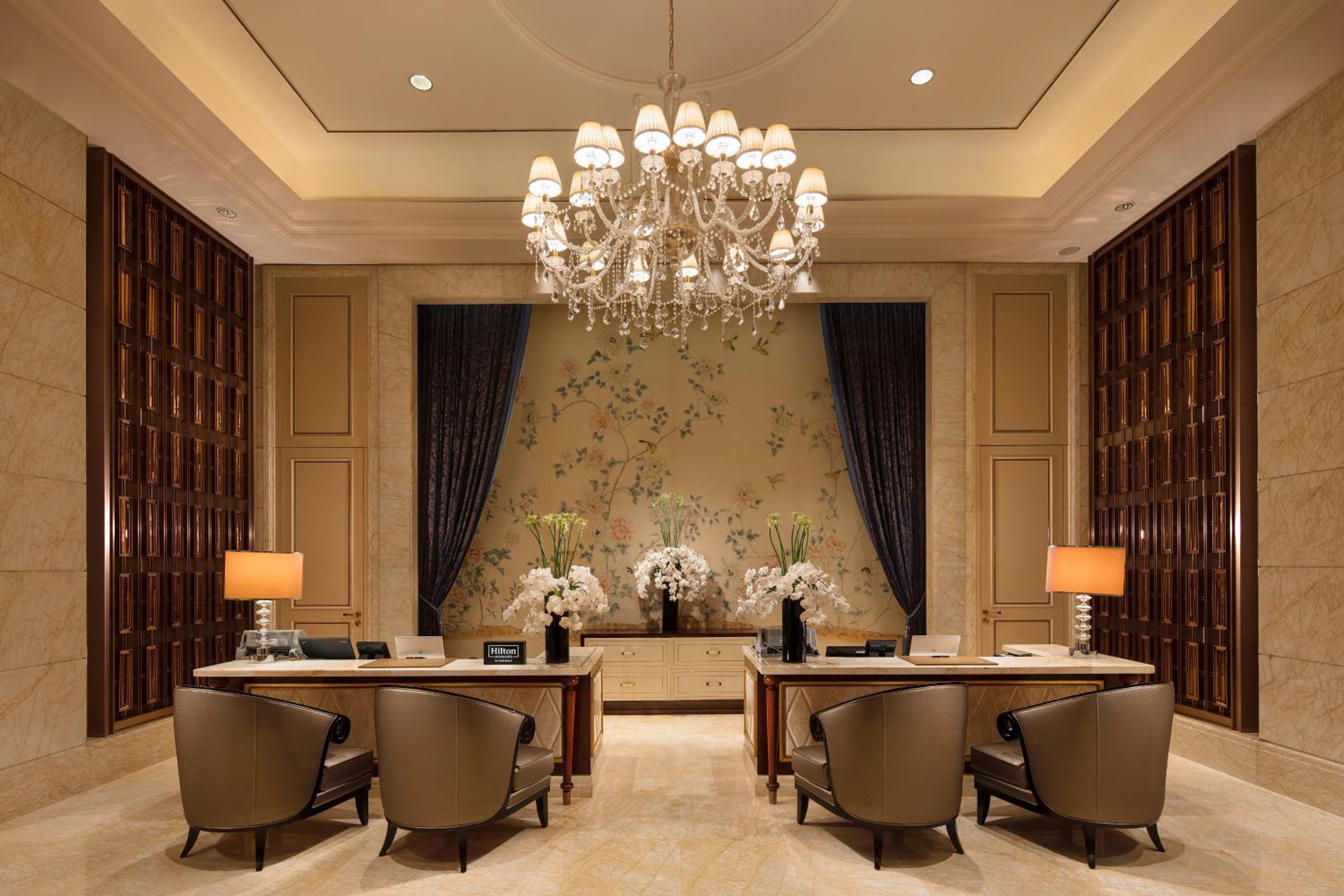 Deluxe King Room - Photo 2