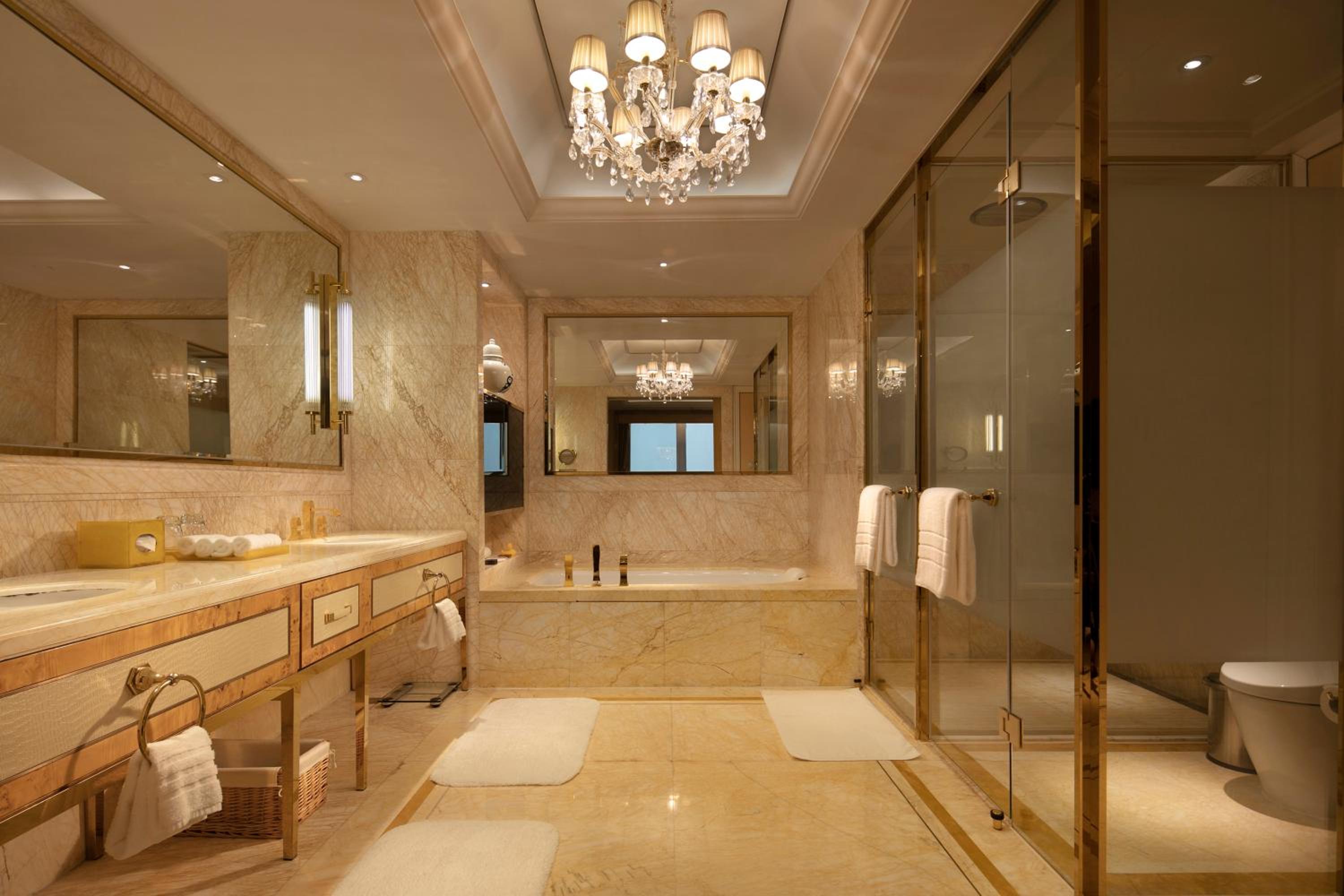 Deluxe Harbor Suite - Lounge Access - Photo 3
