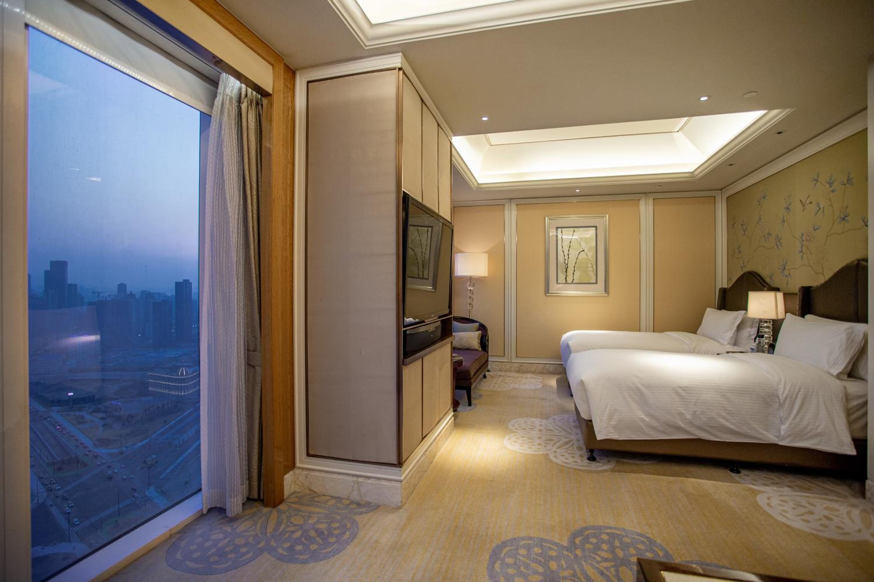 Executive Double Room with Two Double Beds - Lounge Access - Photo 3