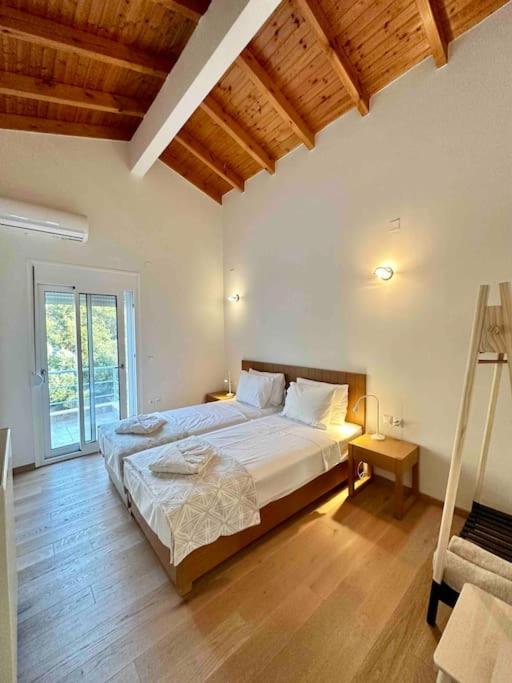 Three-Bedroom Villa photo 1